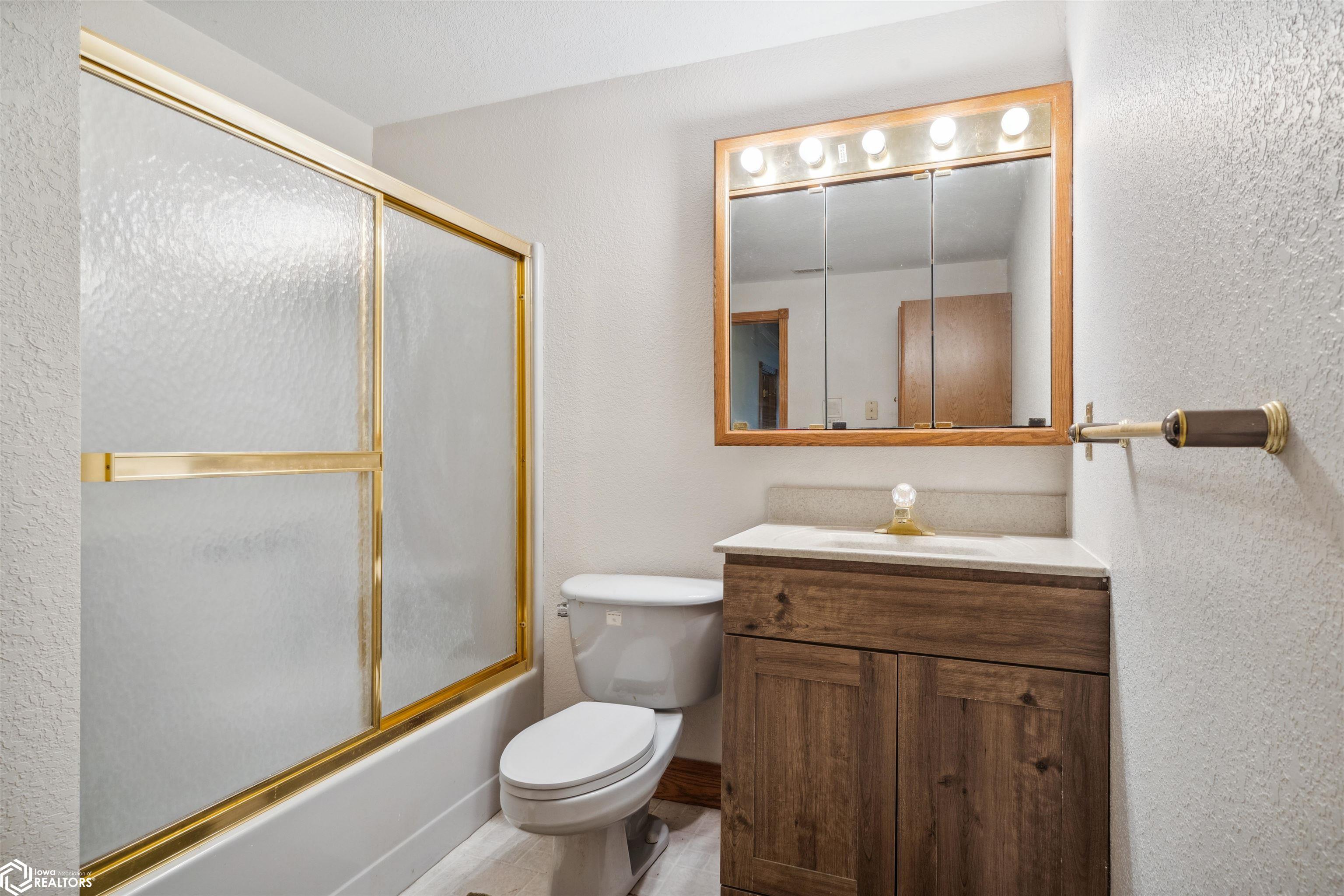 2917 Woodland Drive, Burlington, Iowa image 44