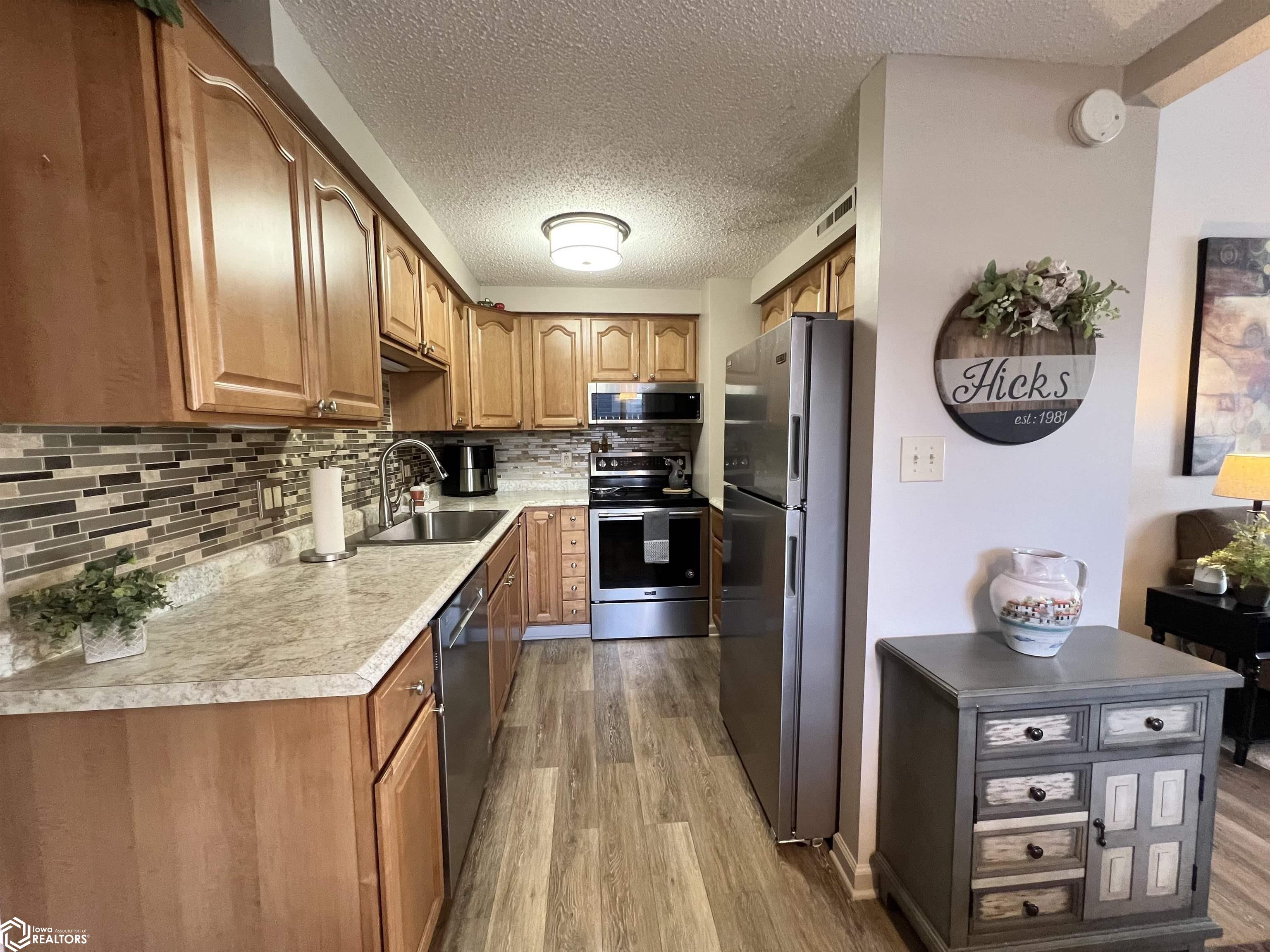 1436 N 9th Avenue Place, Newton, Iowa image 6