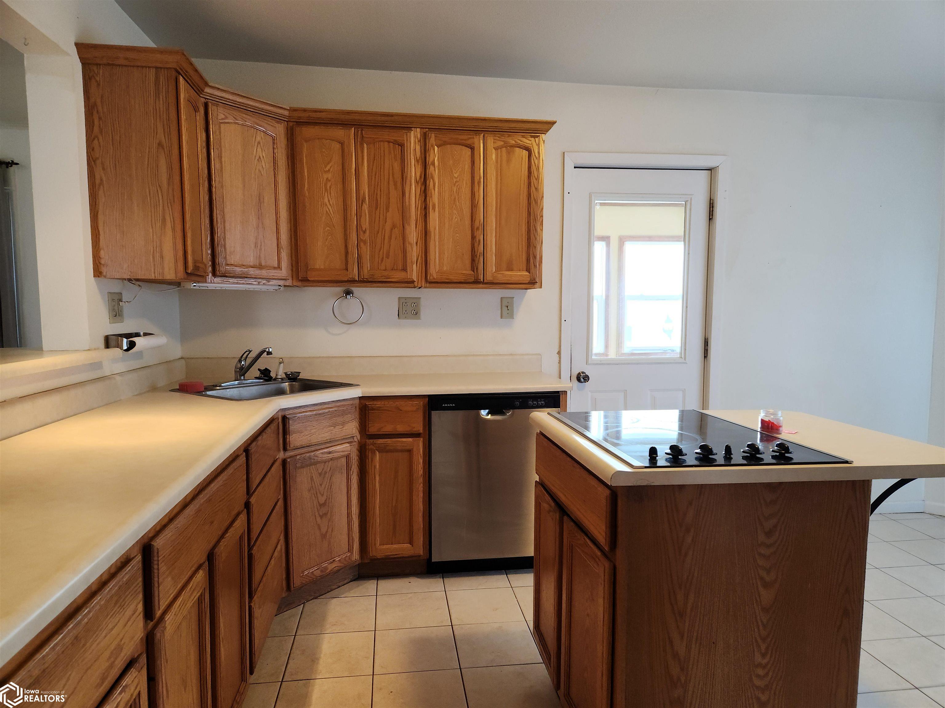 925 Reed Street, Grinnell, Iowa image 32