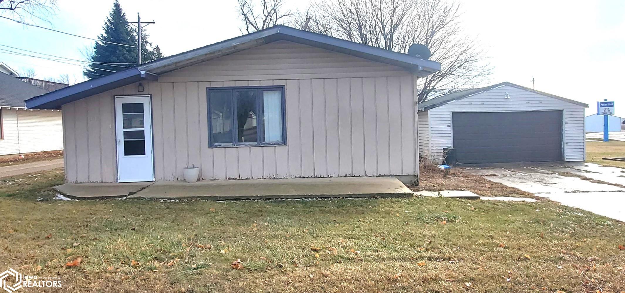 107 E Elm Street, Holstein, Iowa image 1