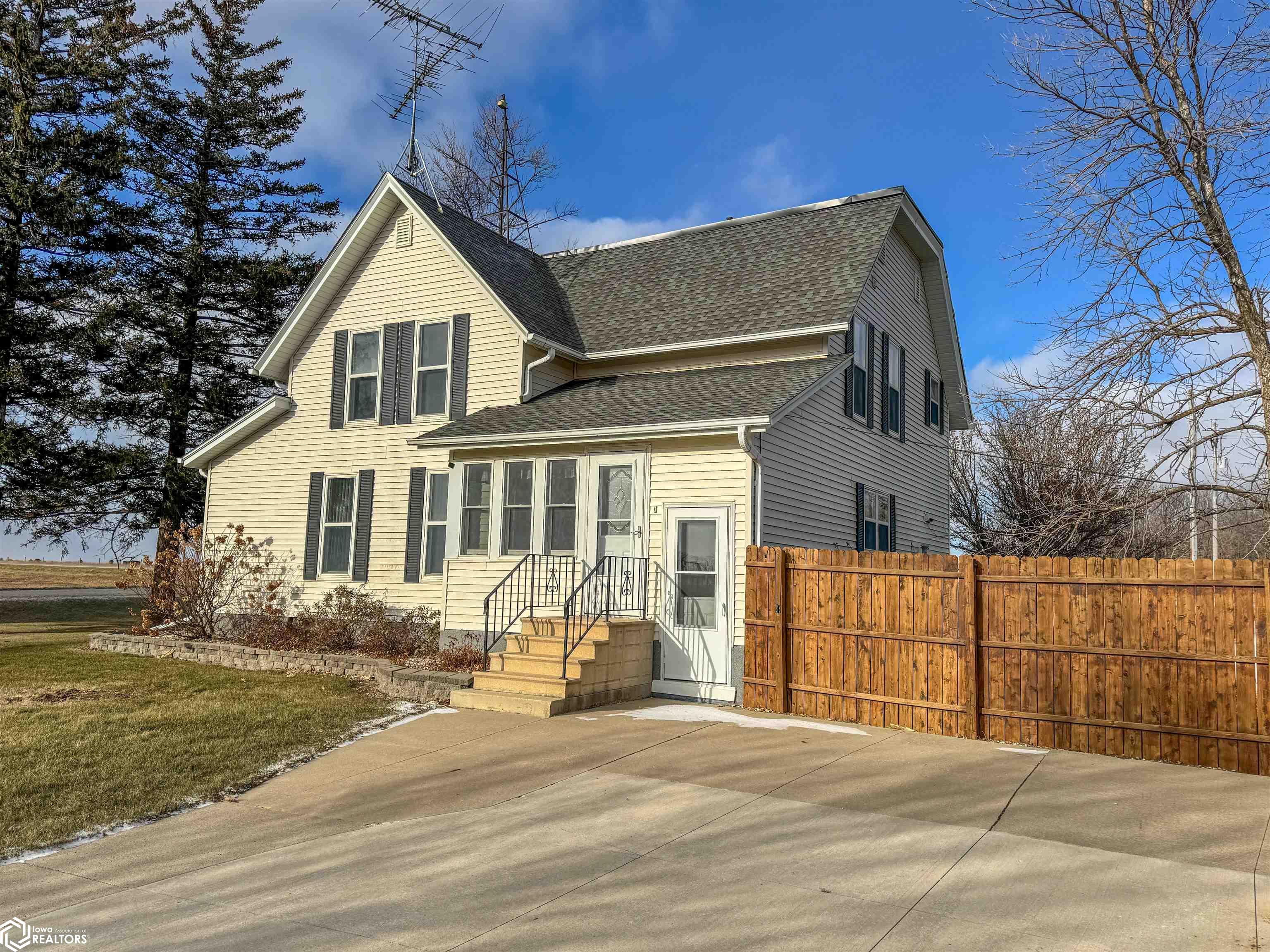 1343 Raven Avenue, Hampton, Iowa image 2