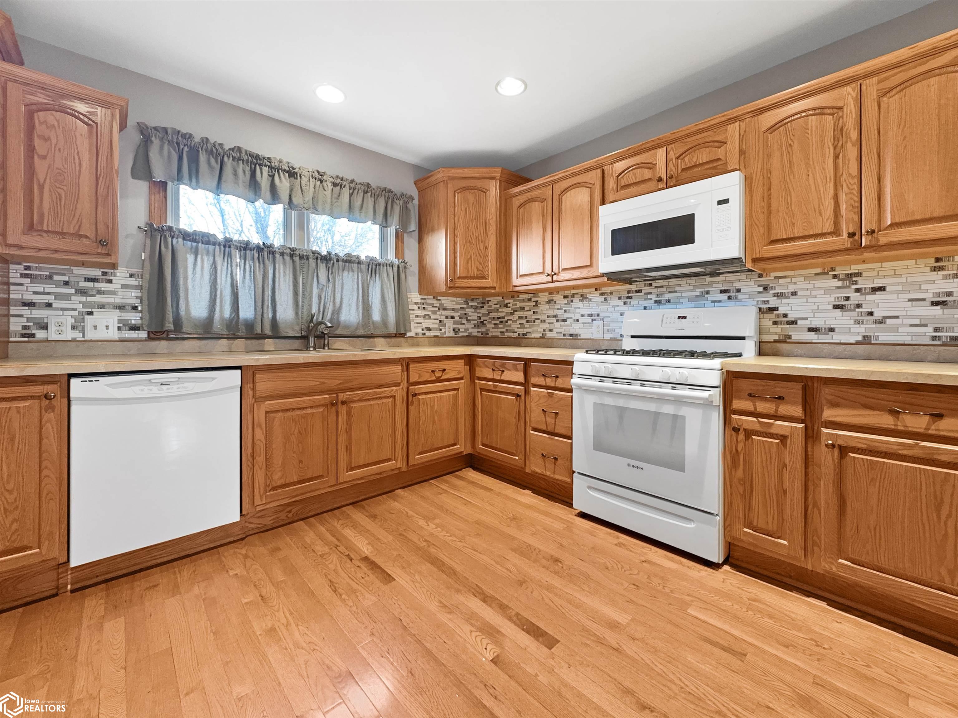 1343 Raven Avenue, Hampton, Iowa image 4