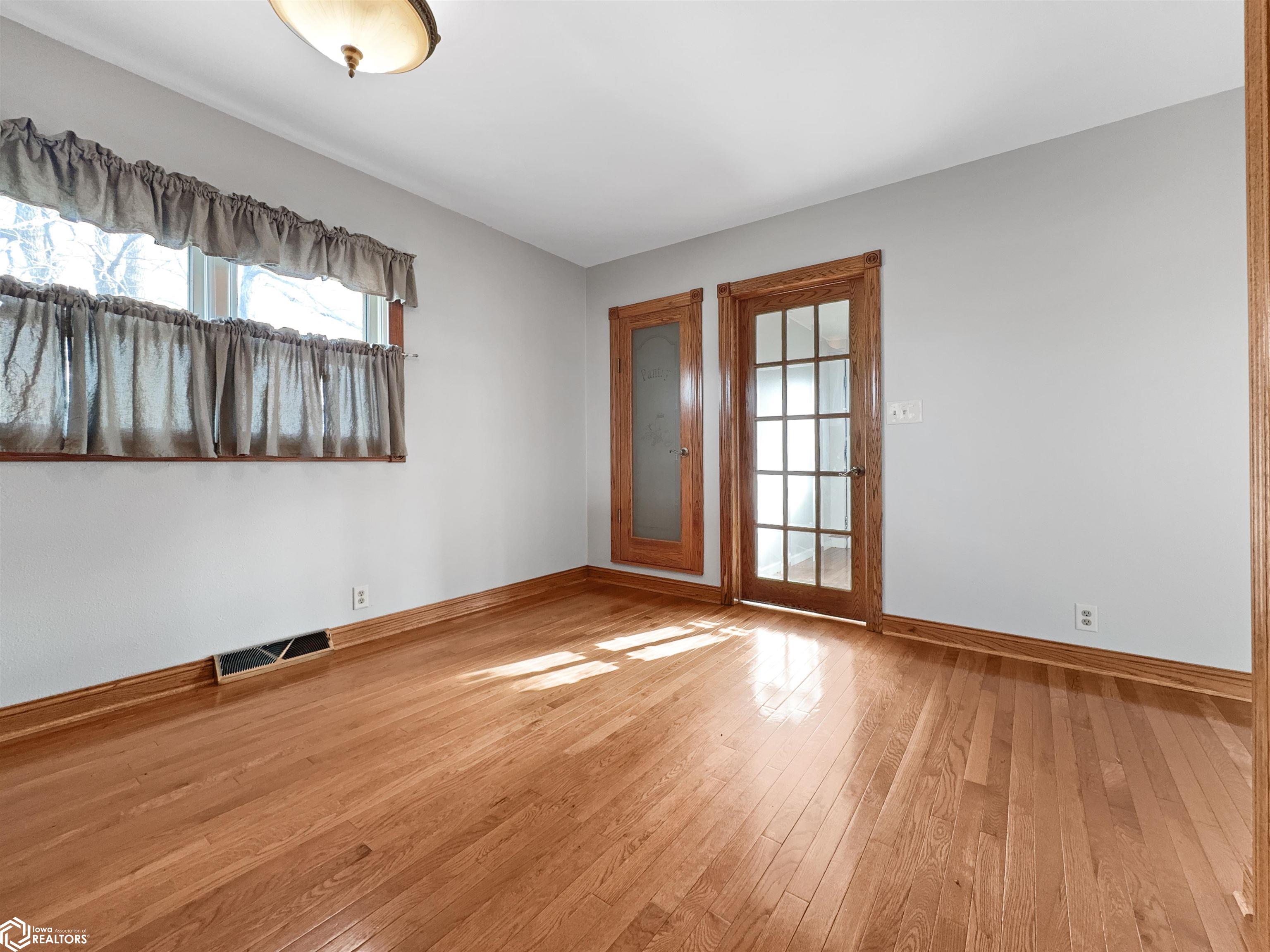 1343 Raven Avenue, Hampton, Iowa image 8