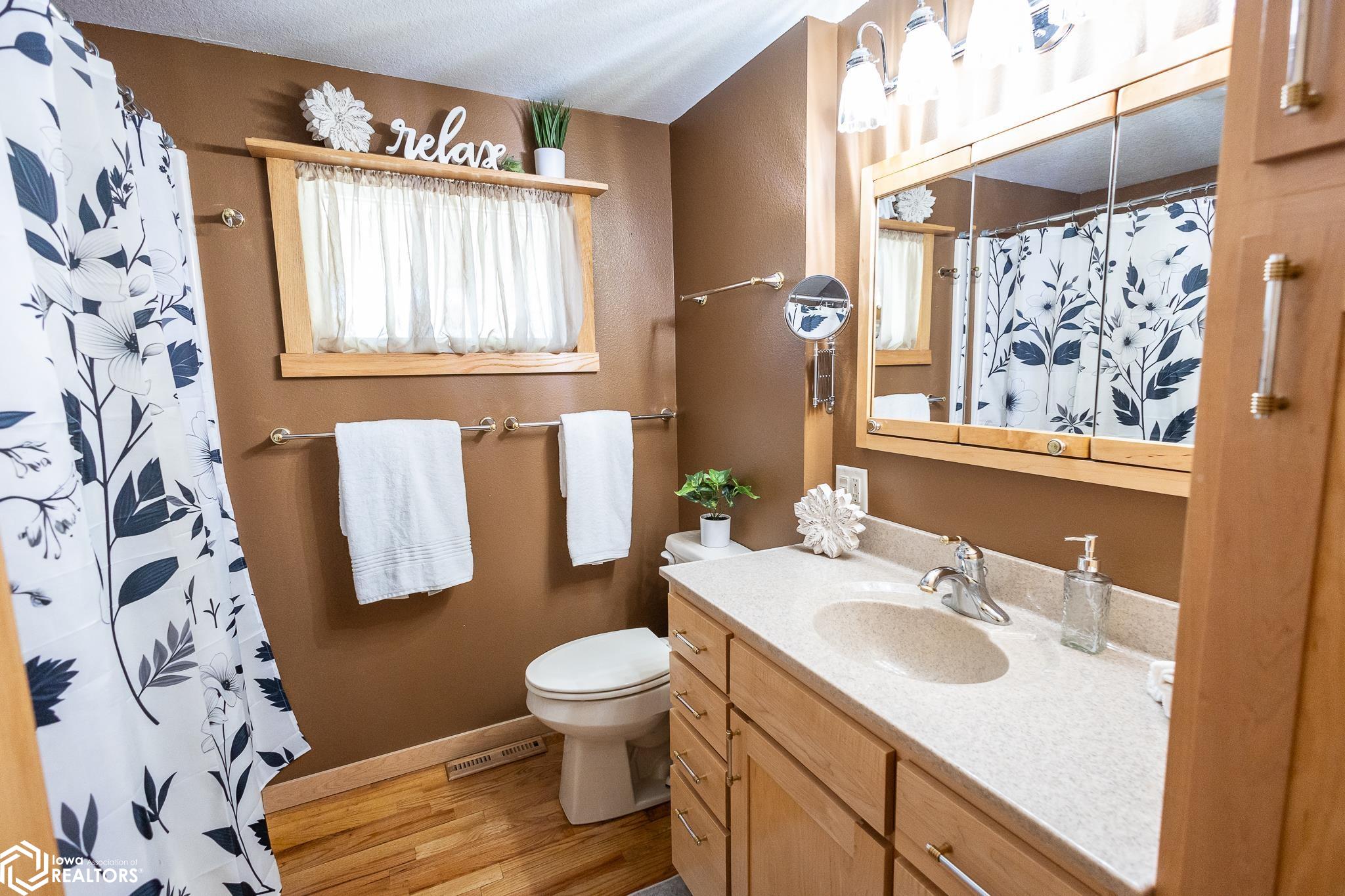 4674 N Shore Drive, Clear Lake, Iowa image 36