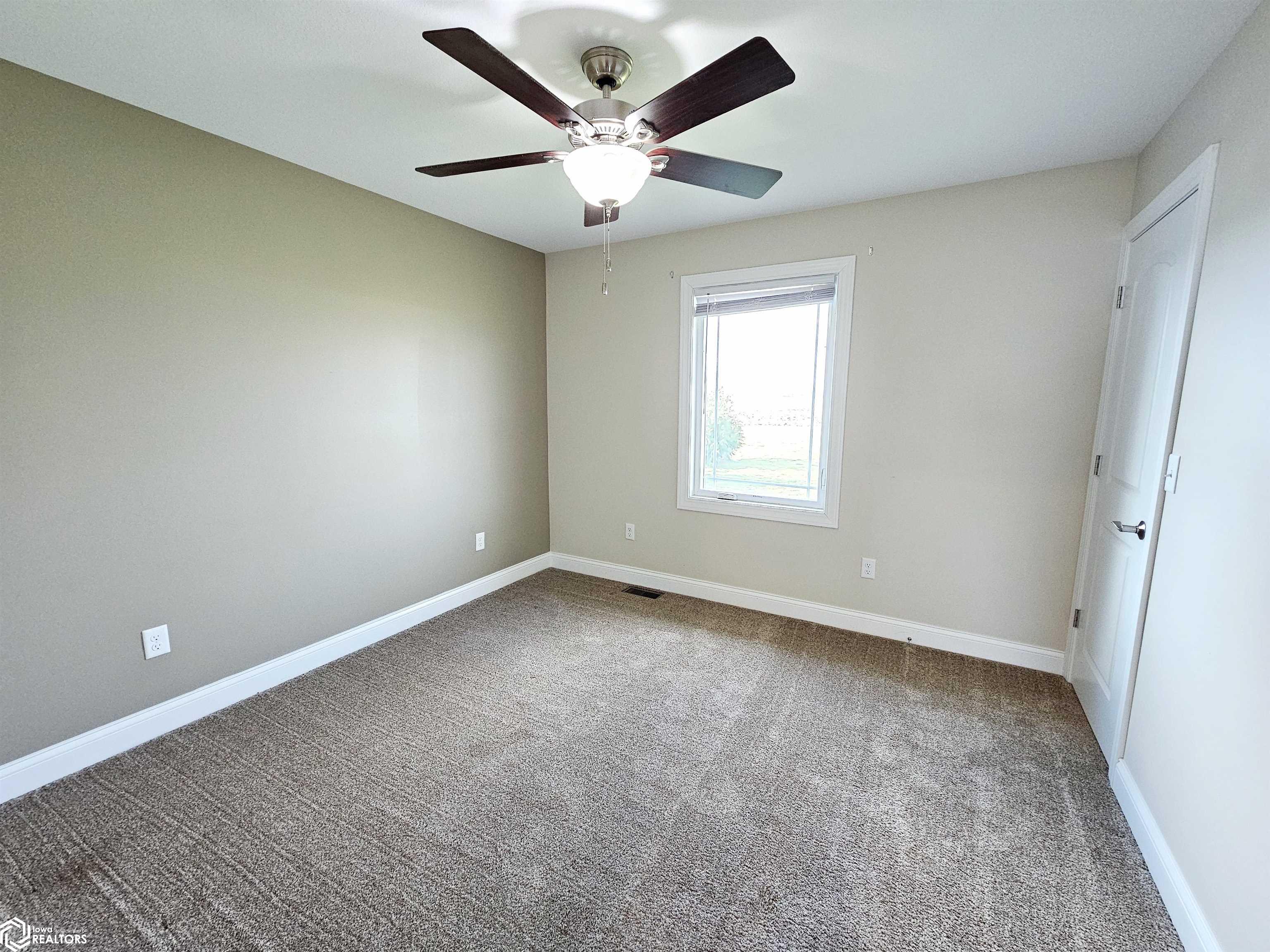 507 Layne Drive, West Burlington, Iowa image 8