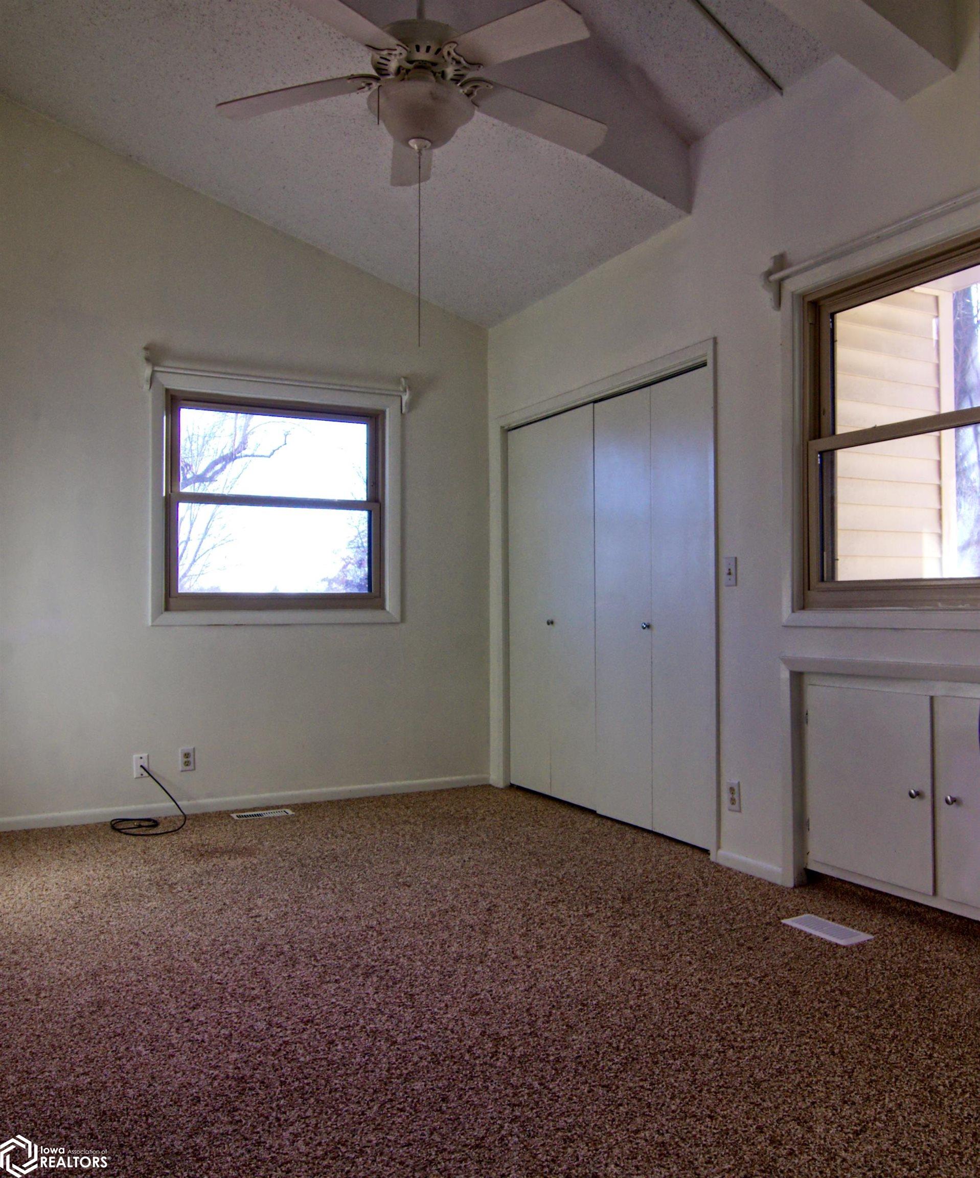 1009 Southview Drive, Fairfield, Iowa image 16