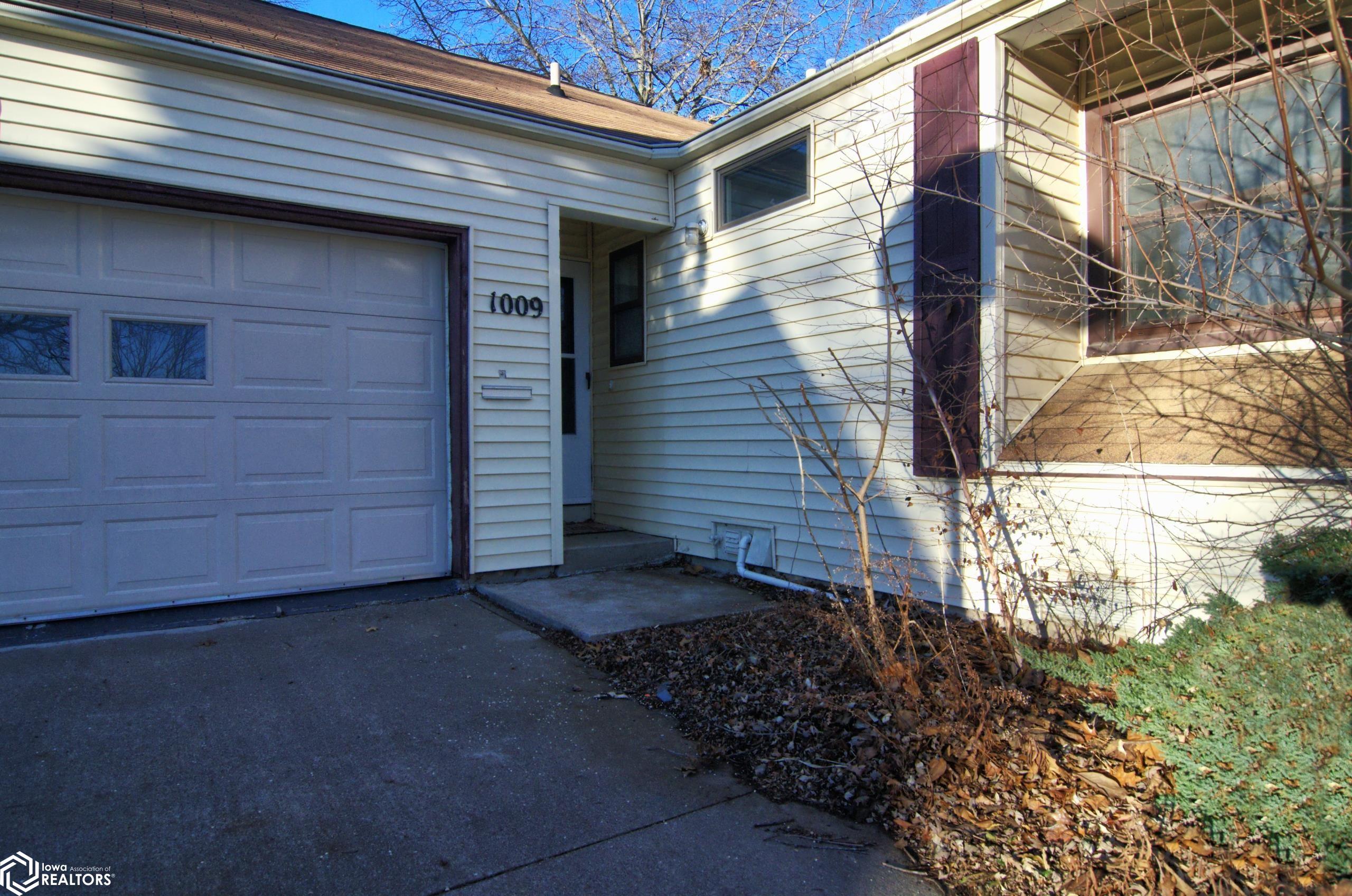 1009 Southview Drive, Fairfield, Iowa image 3