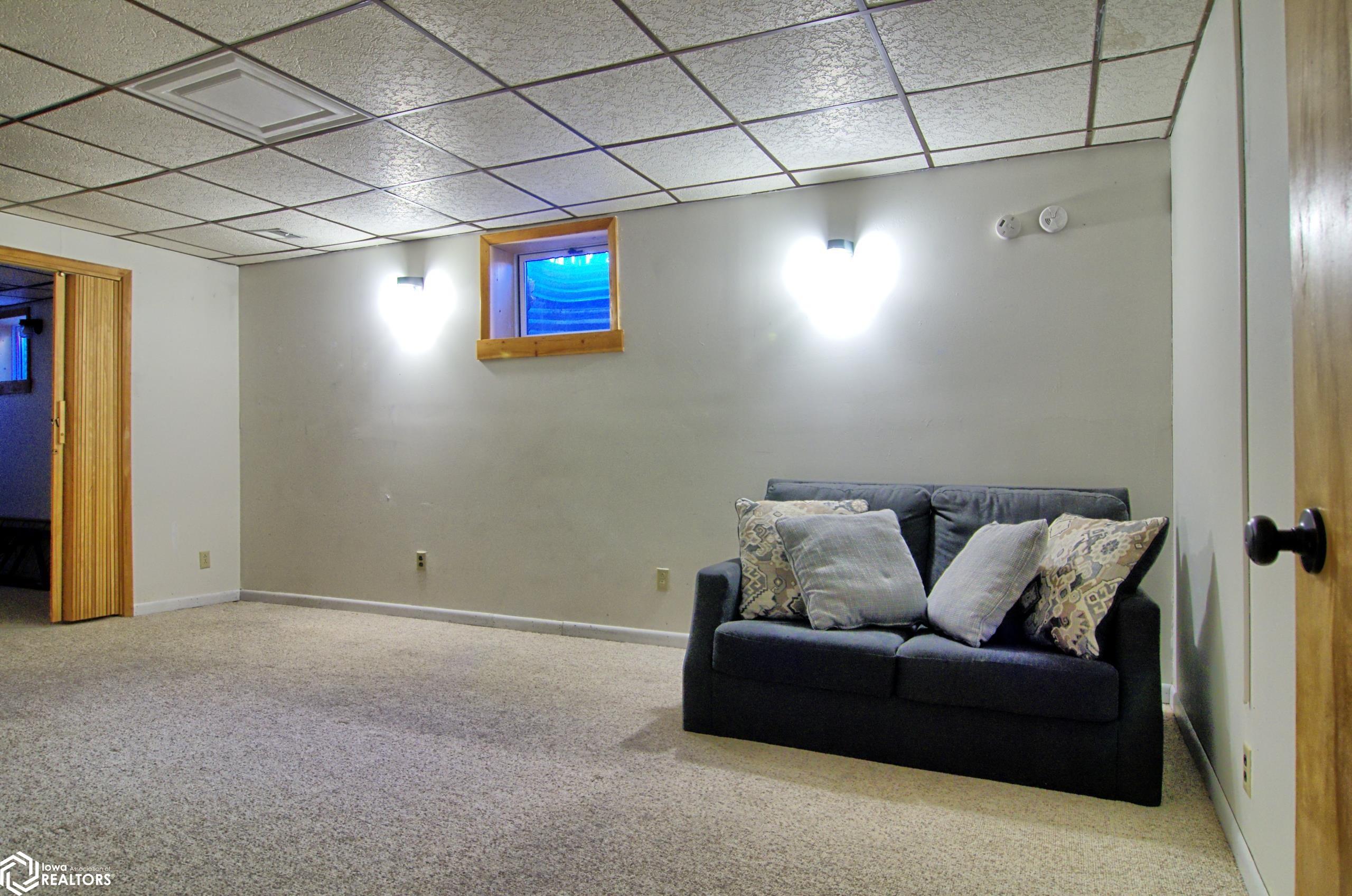 1009 Southview Drive, Fairfield, Iowa image 22