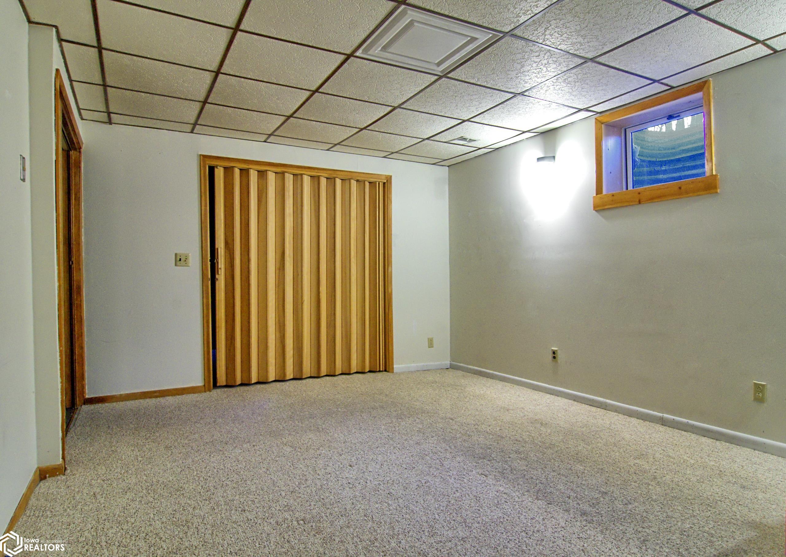 1009 Southview Drive, Fairfield, Iowa image 23