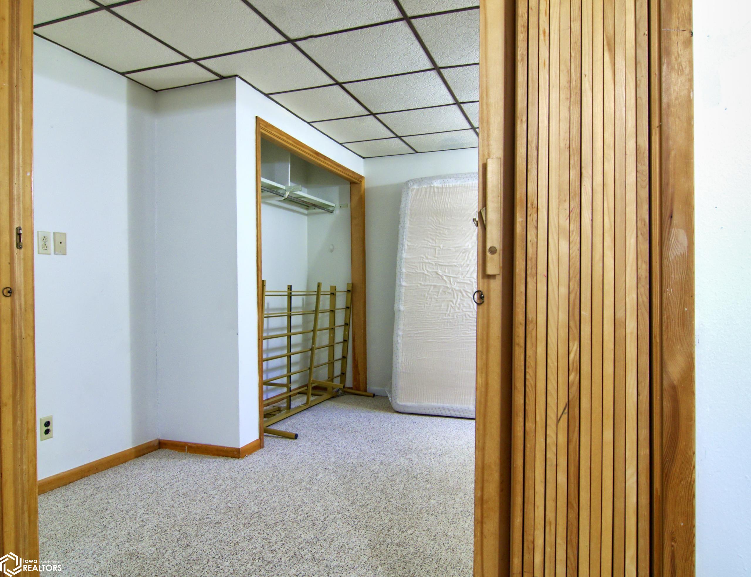 1009 Southview Drive, Fairfield, Iowa image 25