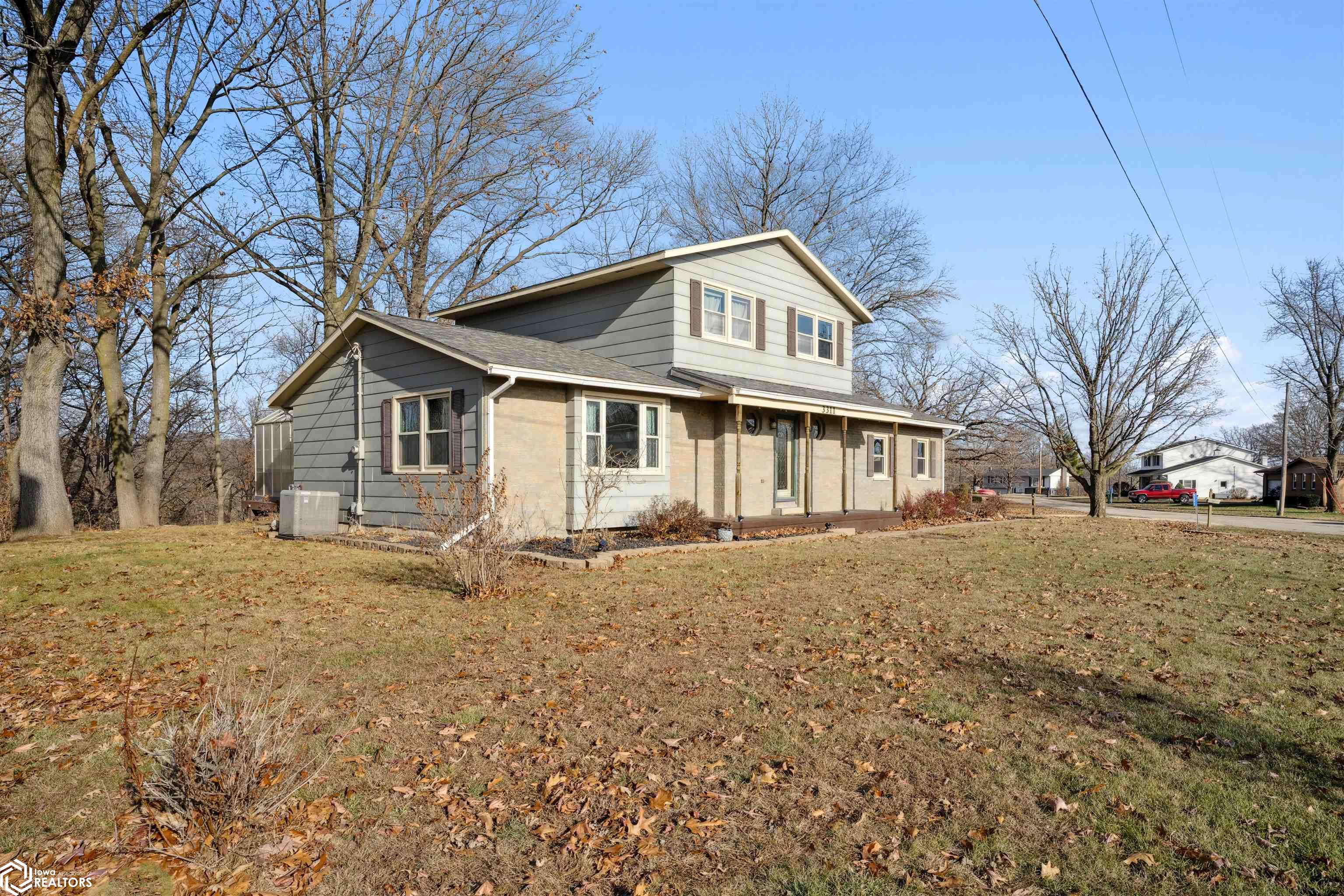 3311 Country Club Lane, Fort Madison, Iowa image 2