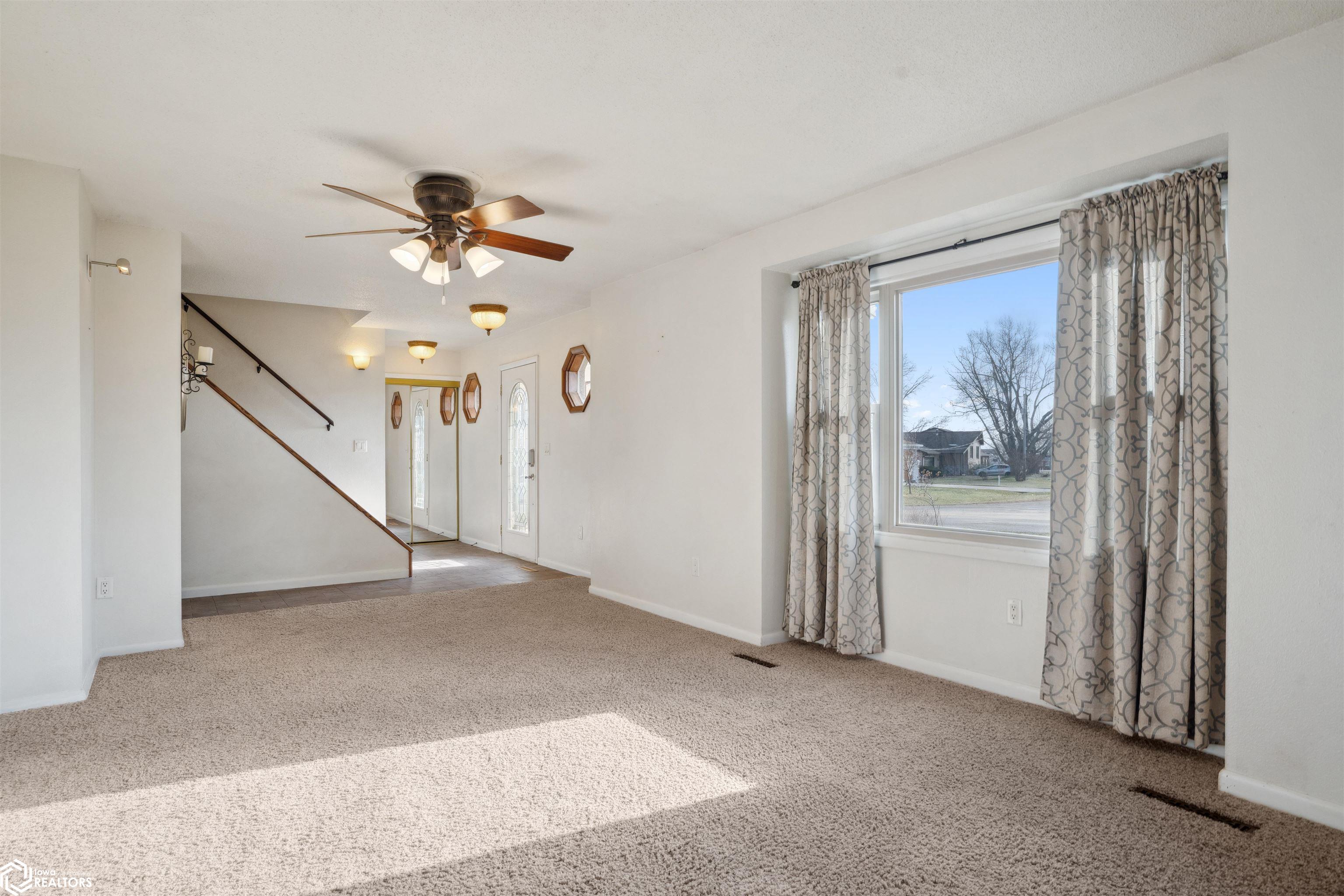 3311 Country Club Lane, Fort Madison, Iowa image 4