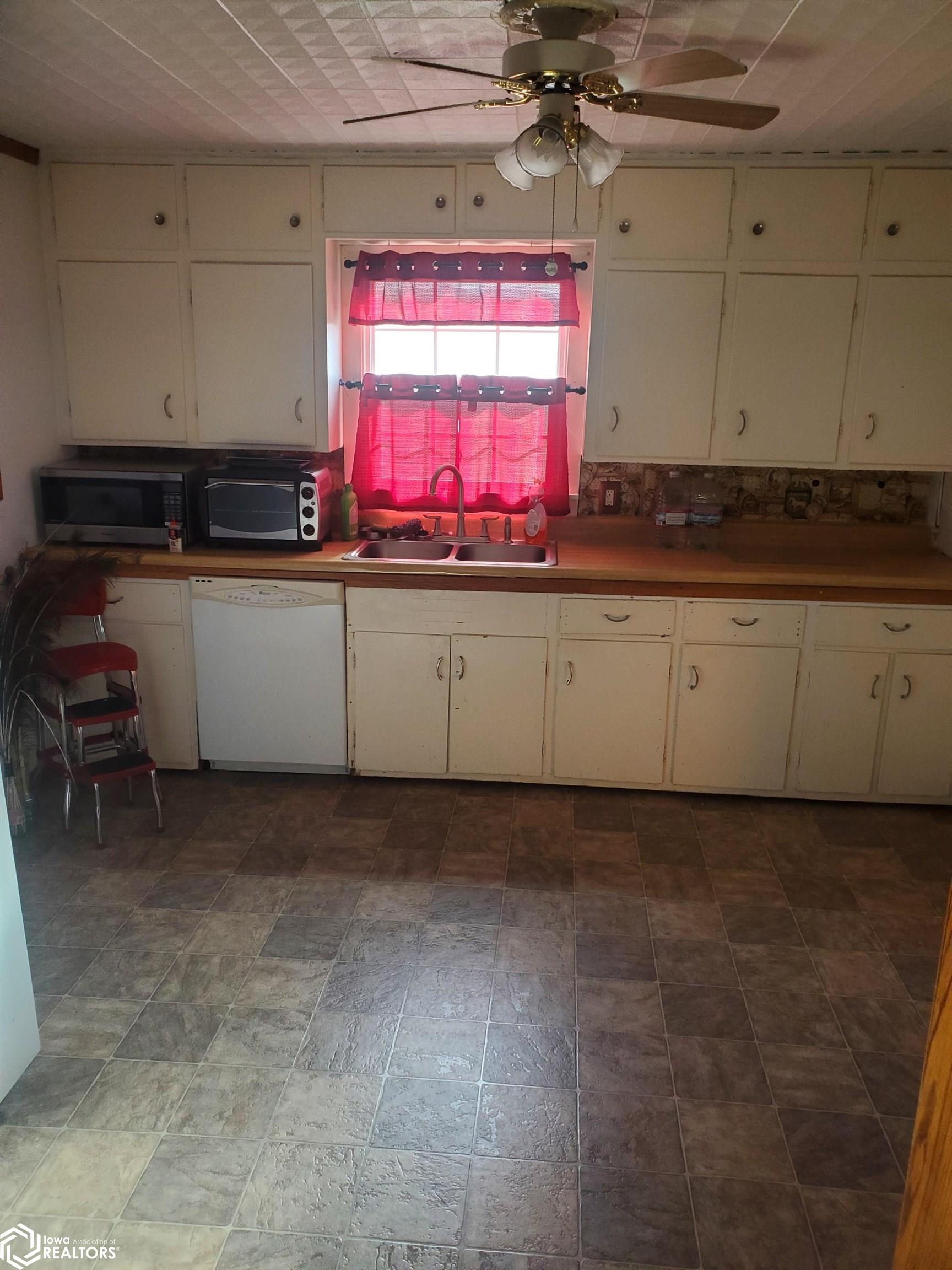1505 Grove Avenue, Corning, Iowa image 7