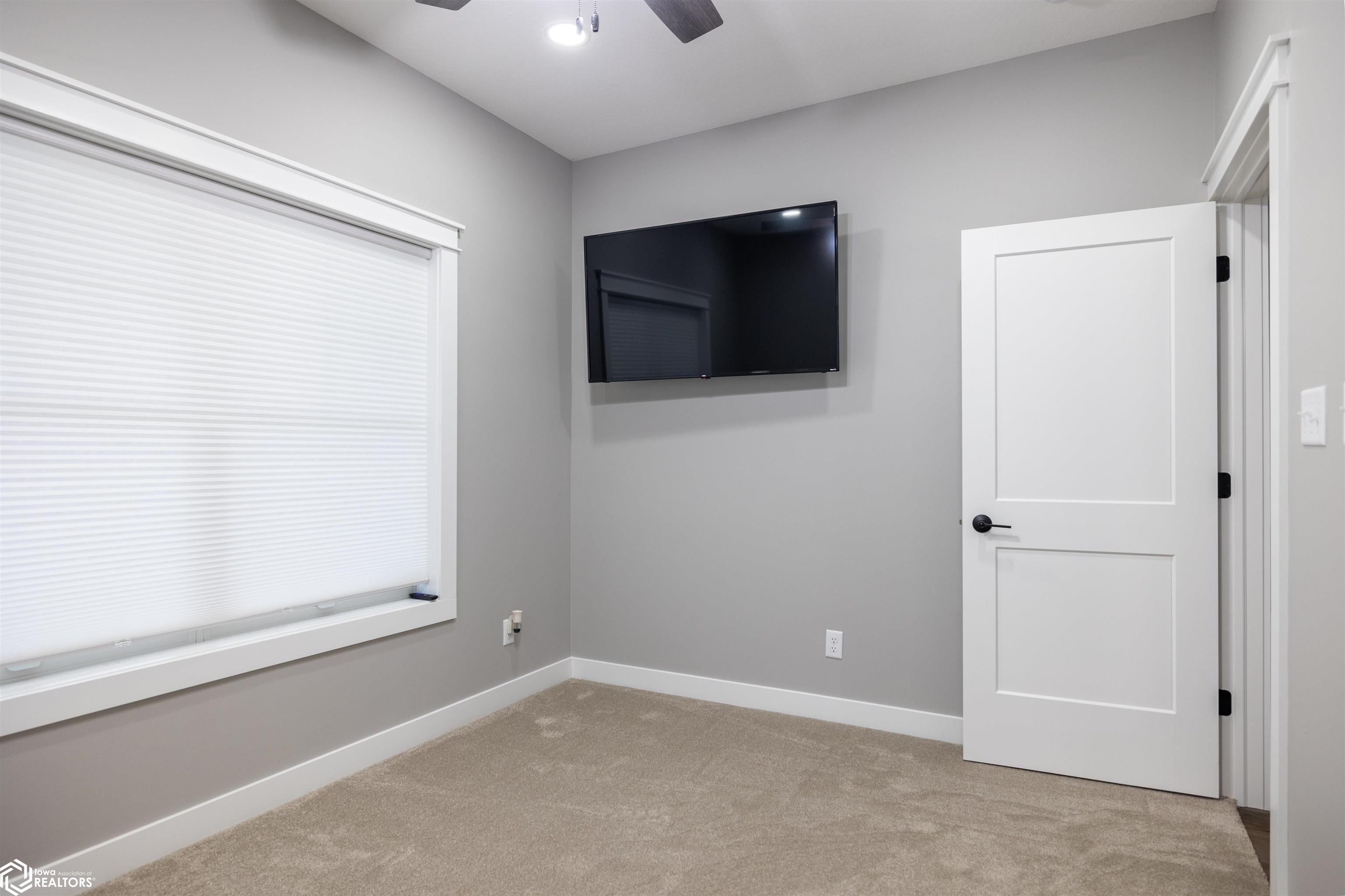 1019 E Court, Ottumwa, Iowa image 32