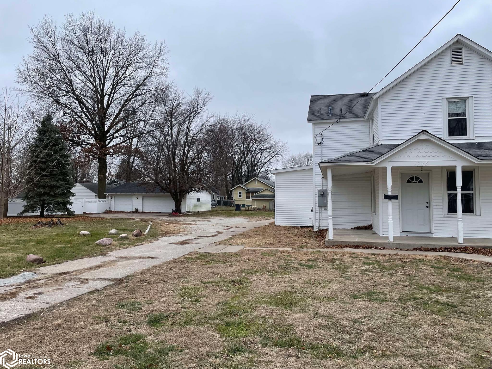 1728 Dodge Street, Burlington, Iowa image 17