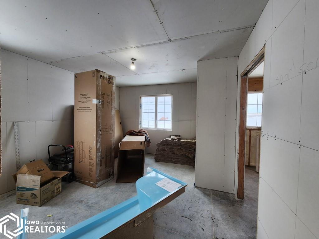 2506 S 32nd Street, Clear Lake, Iowa image 6