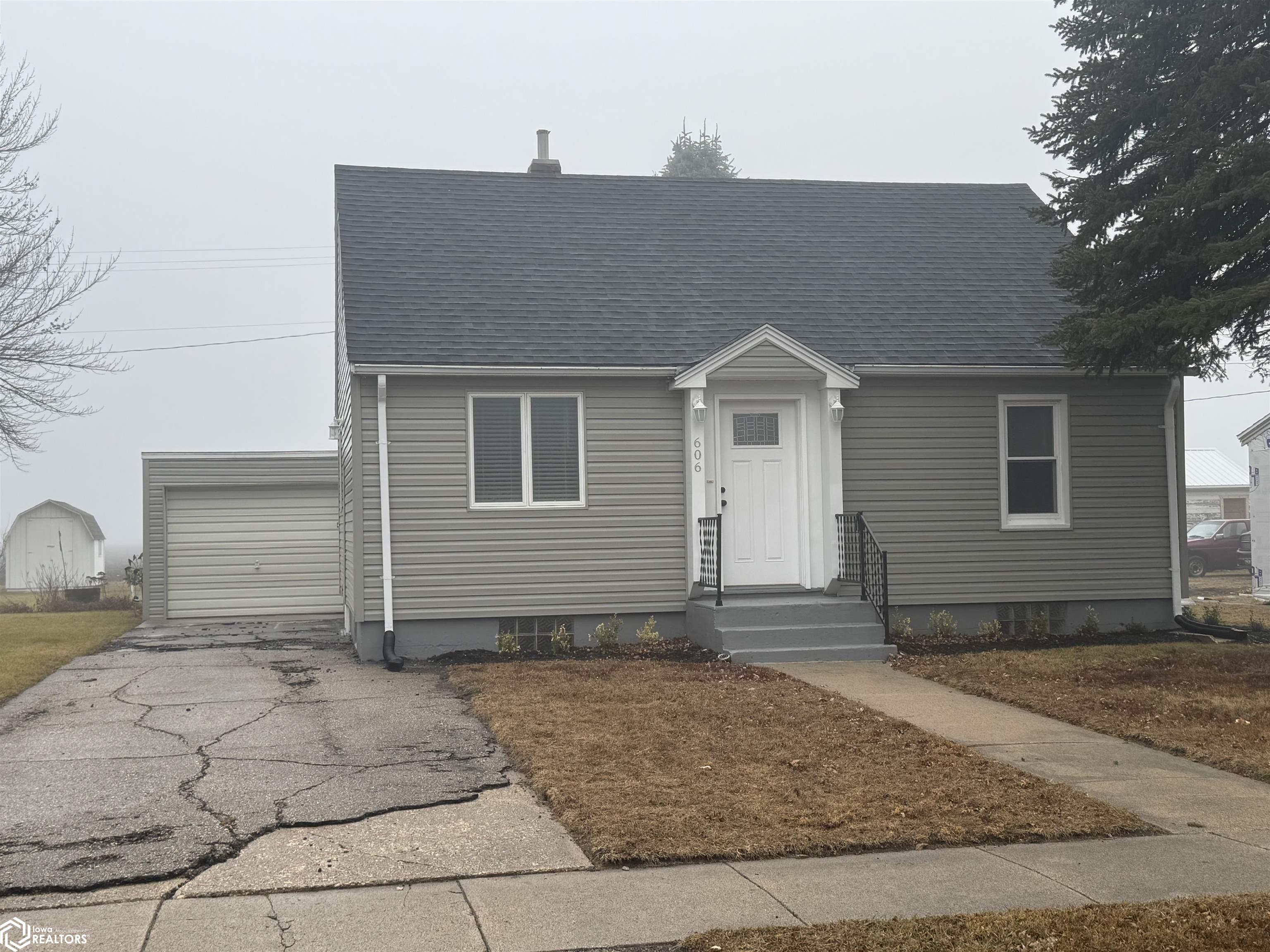606 7th Street, Whittemore, Iowa image 1