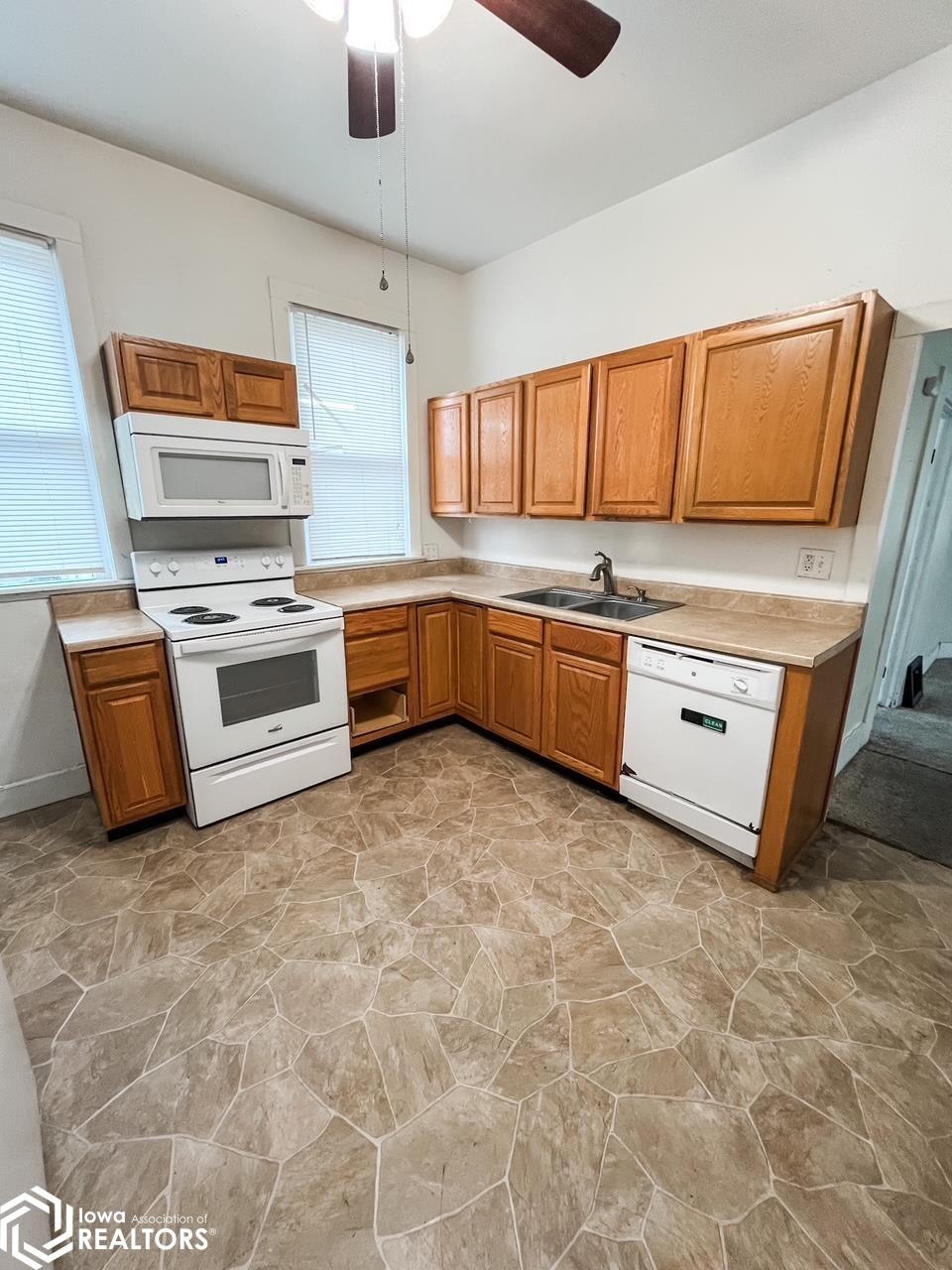 1205 Perkins Avenue, Burlington, Iowa image 2