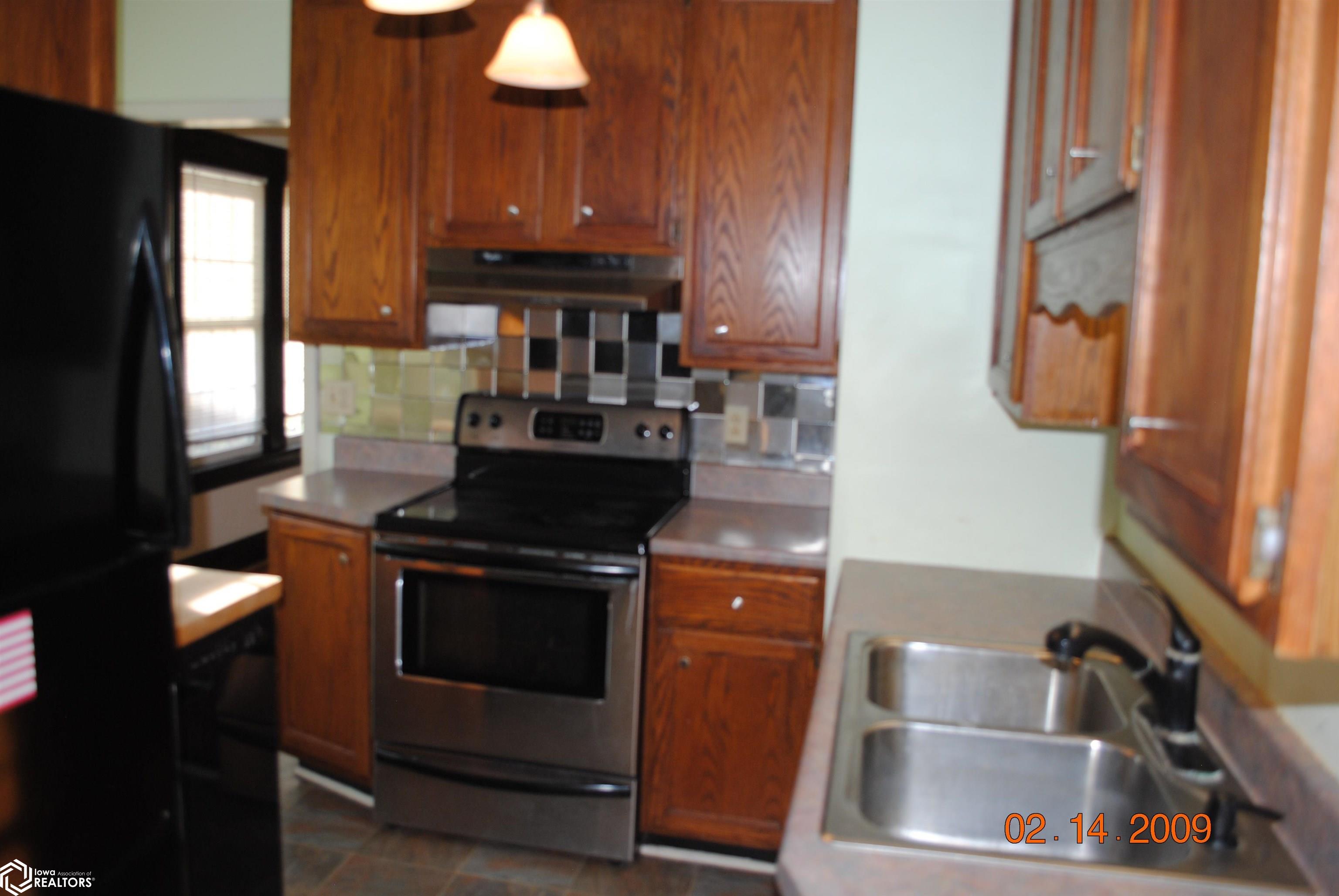 704 N Broadway Street, Mount Pleasant, Iowa image 7