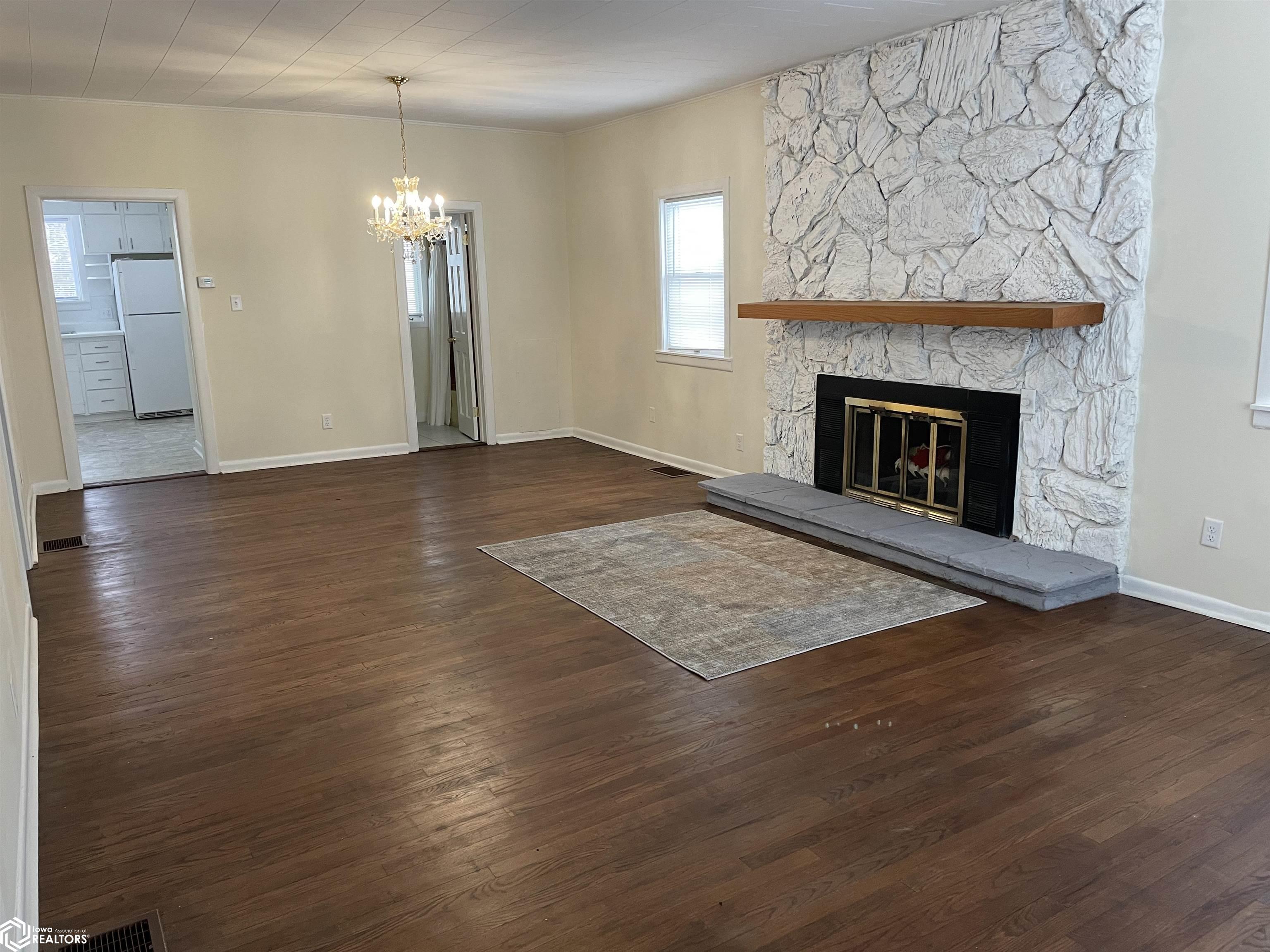104 W Lowe Avenue, Fairfield, Iowa image 12