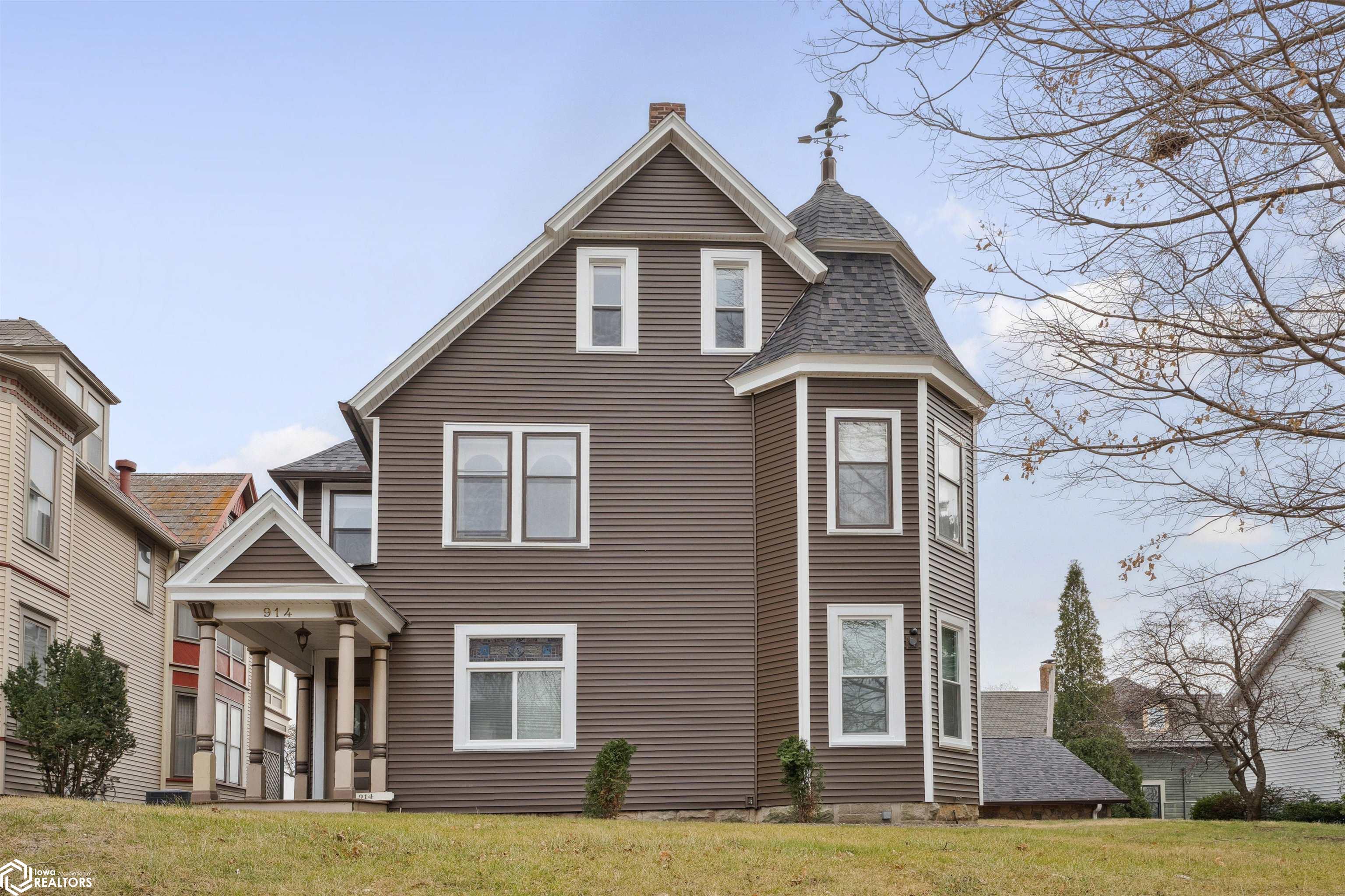 914 N 3rd Street, Burlington, Iowa image 1