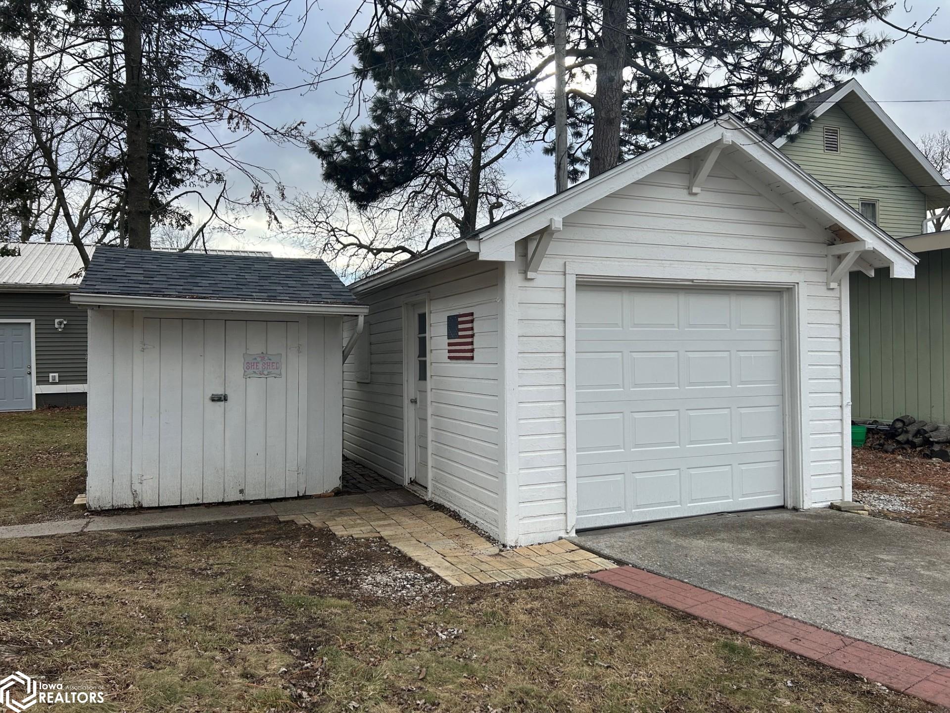117 S Cadwell, Eagle Grove, Iowa image 2