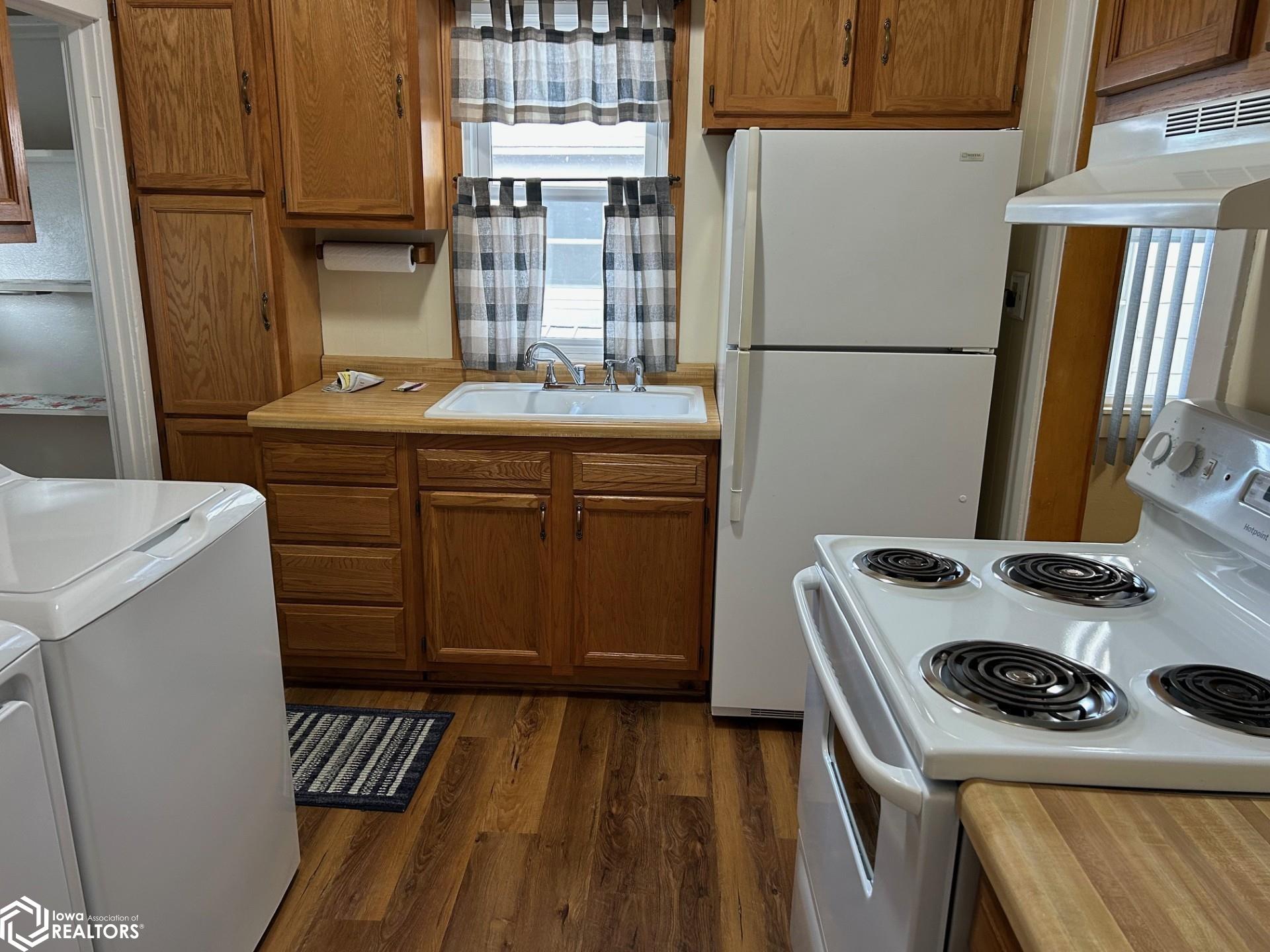 117 S Cadwell, Eagle Grove, Iowa image 3