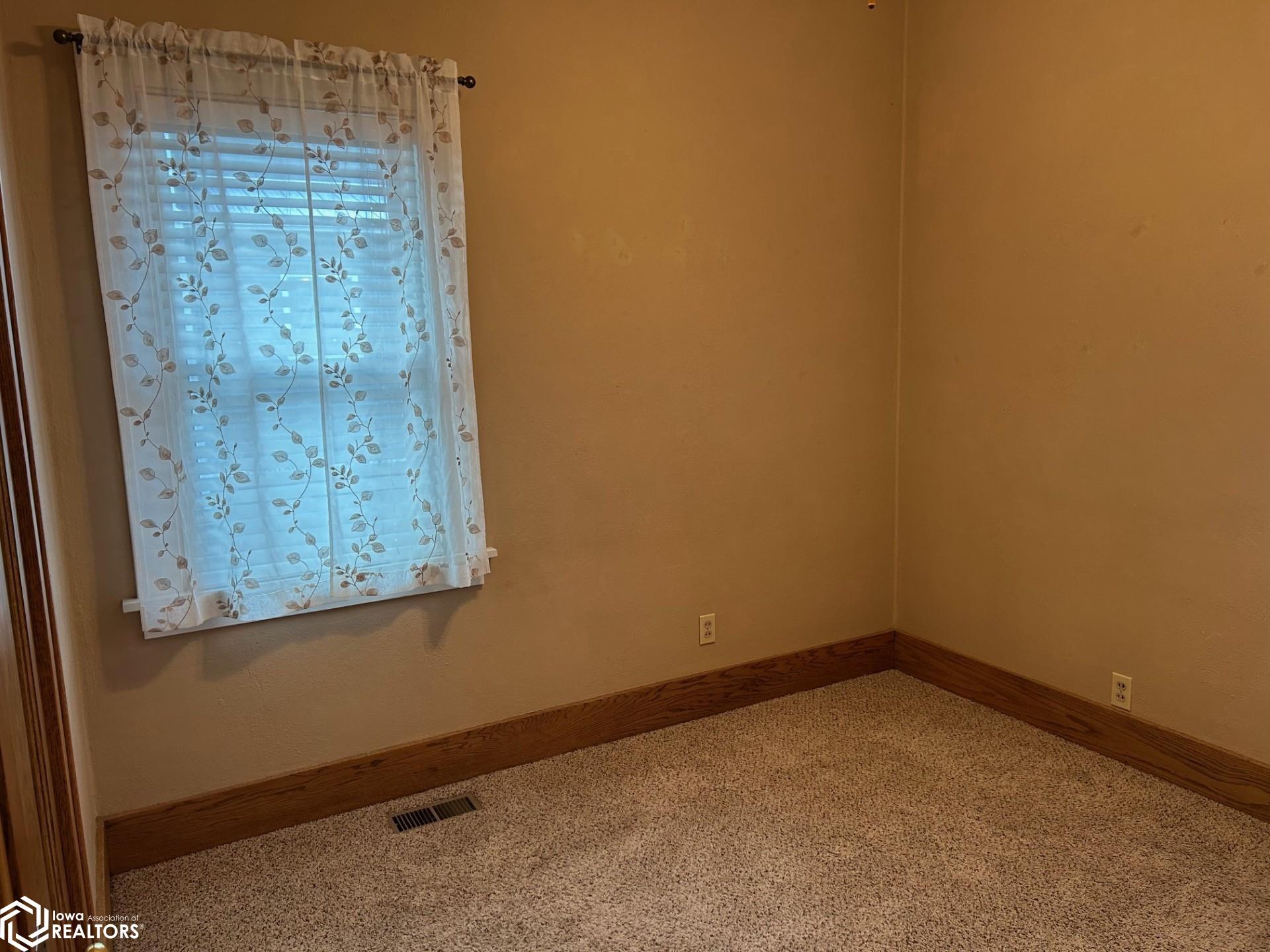 117 S Cadwell, Eagle Grove, Iowa image 10