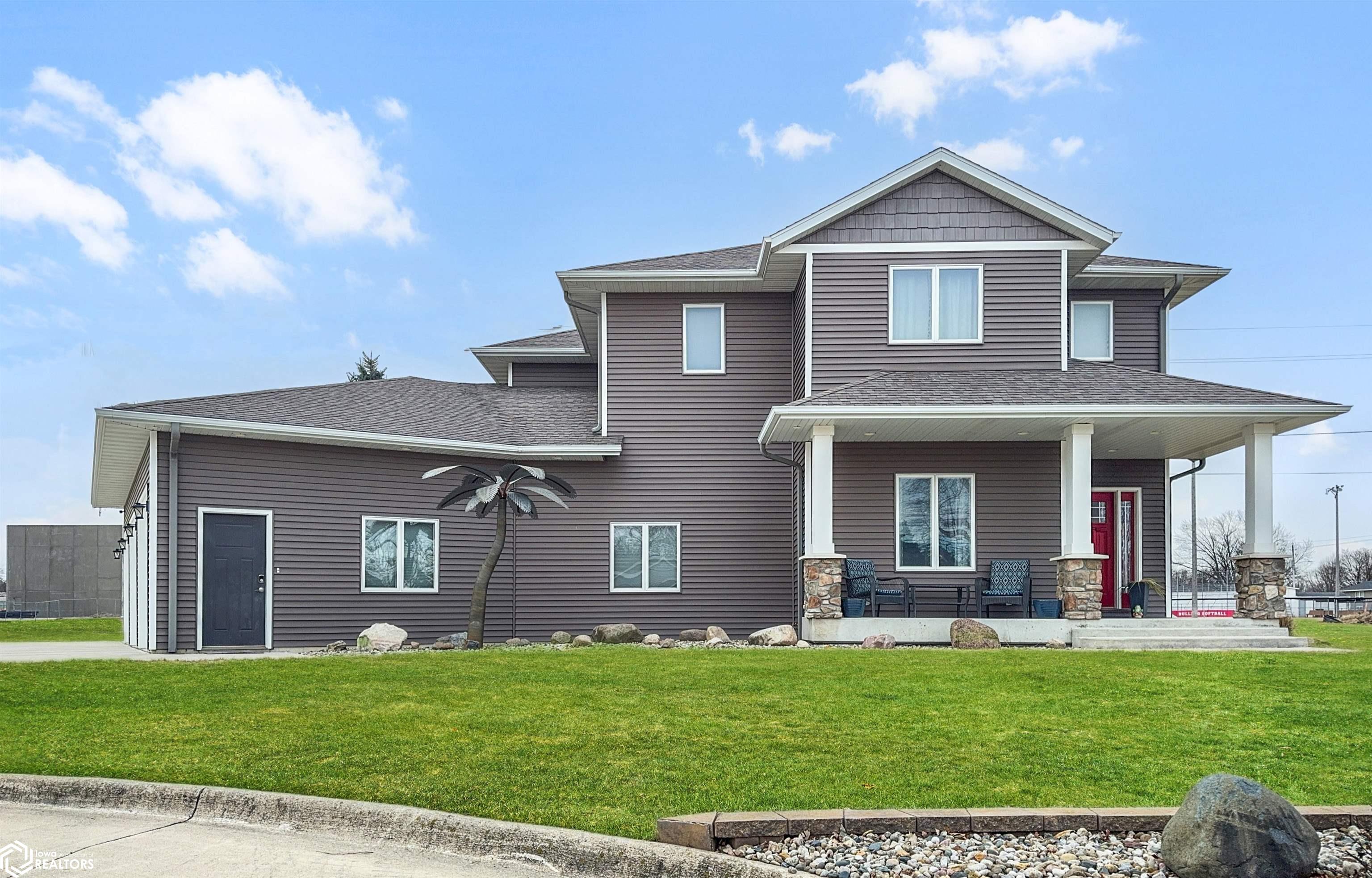 216 Oak Hill Drive, Hampton, Iowa image 1