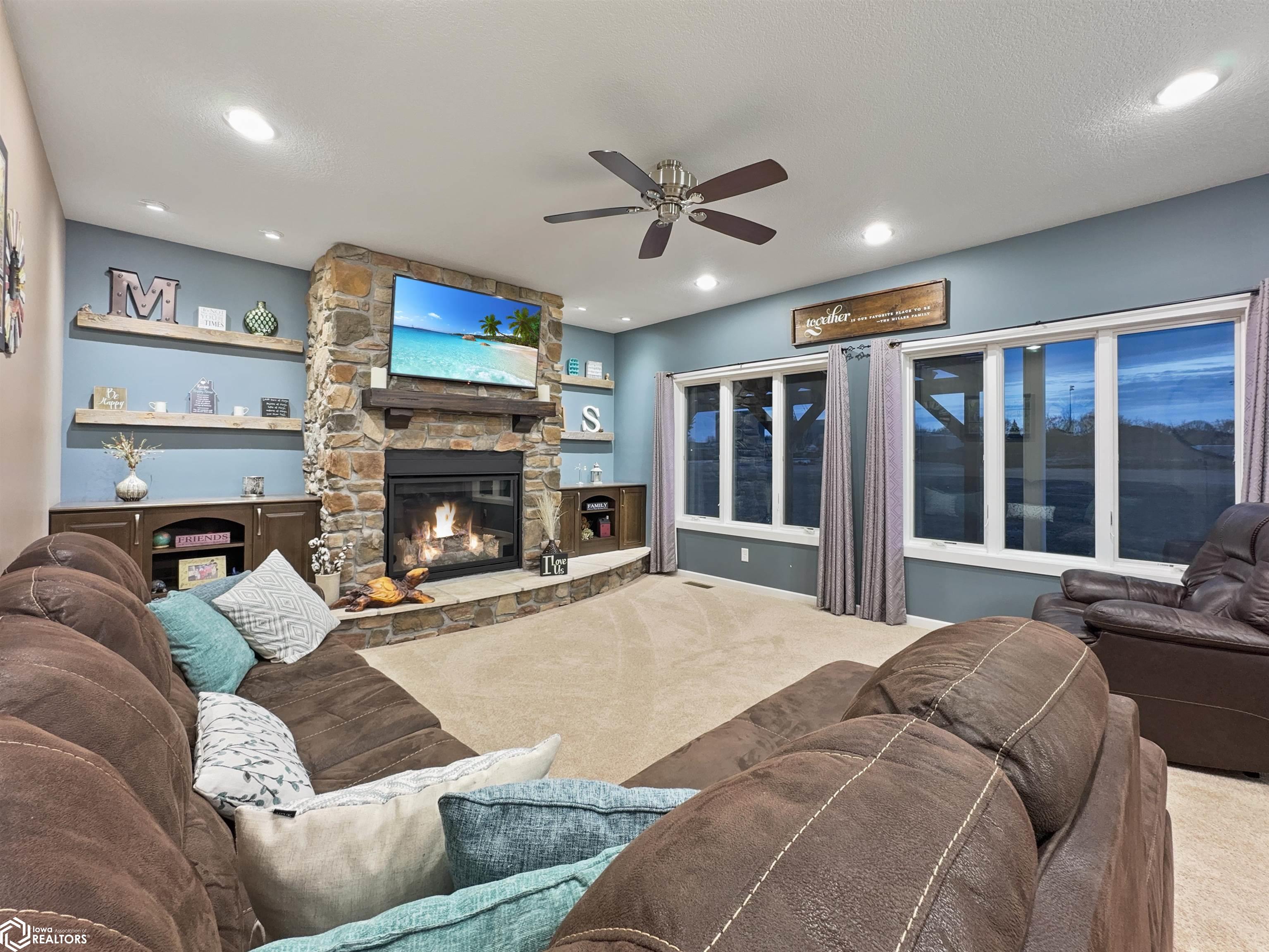 216 Oak Hill Drive, Hampton, Iowa image 15