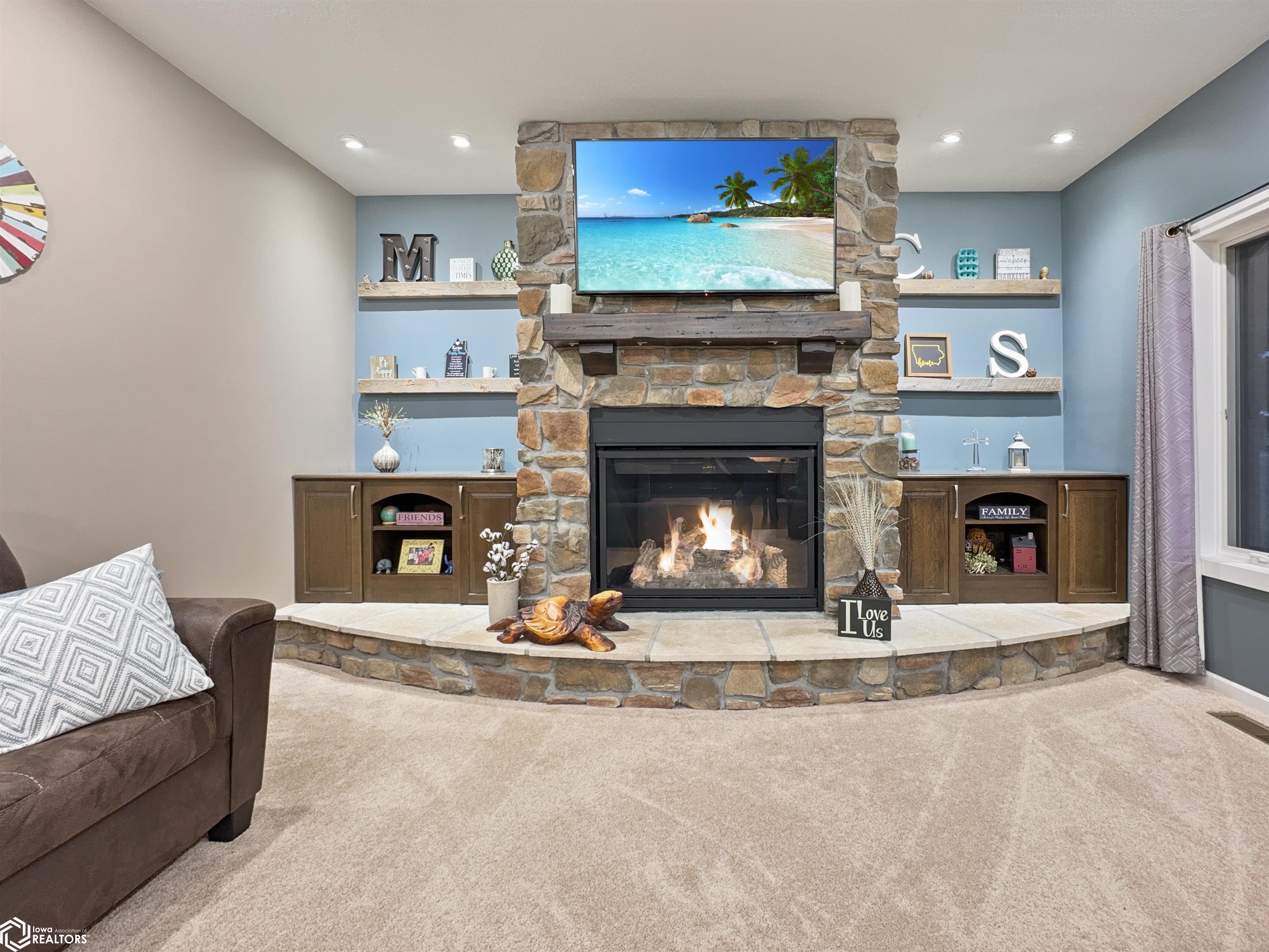 216 Oak Hill Drive, Hampton, Iowa image 16