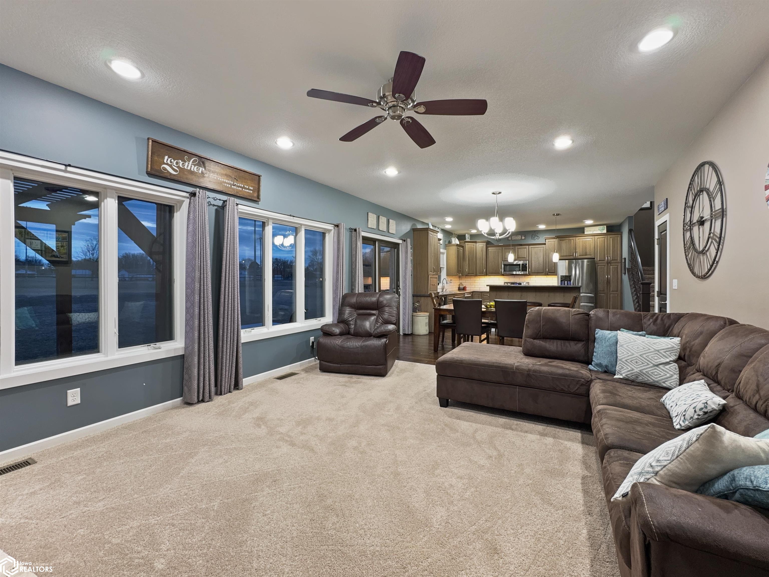 216 Oak Hill Drive, Hampton, Iowa image 17