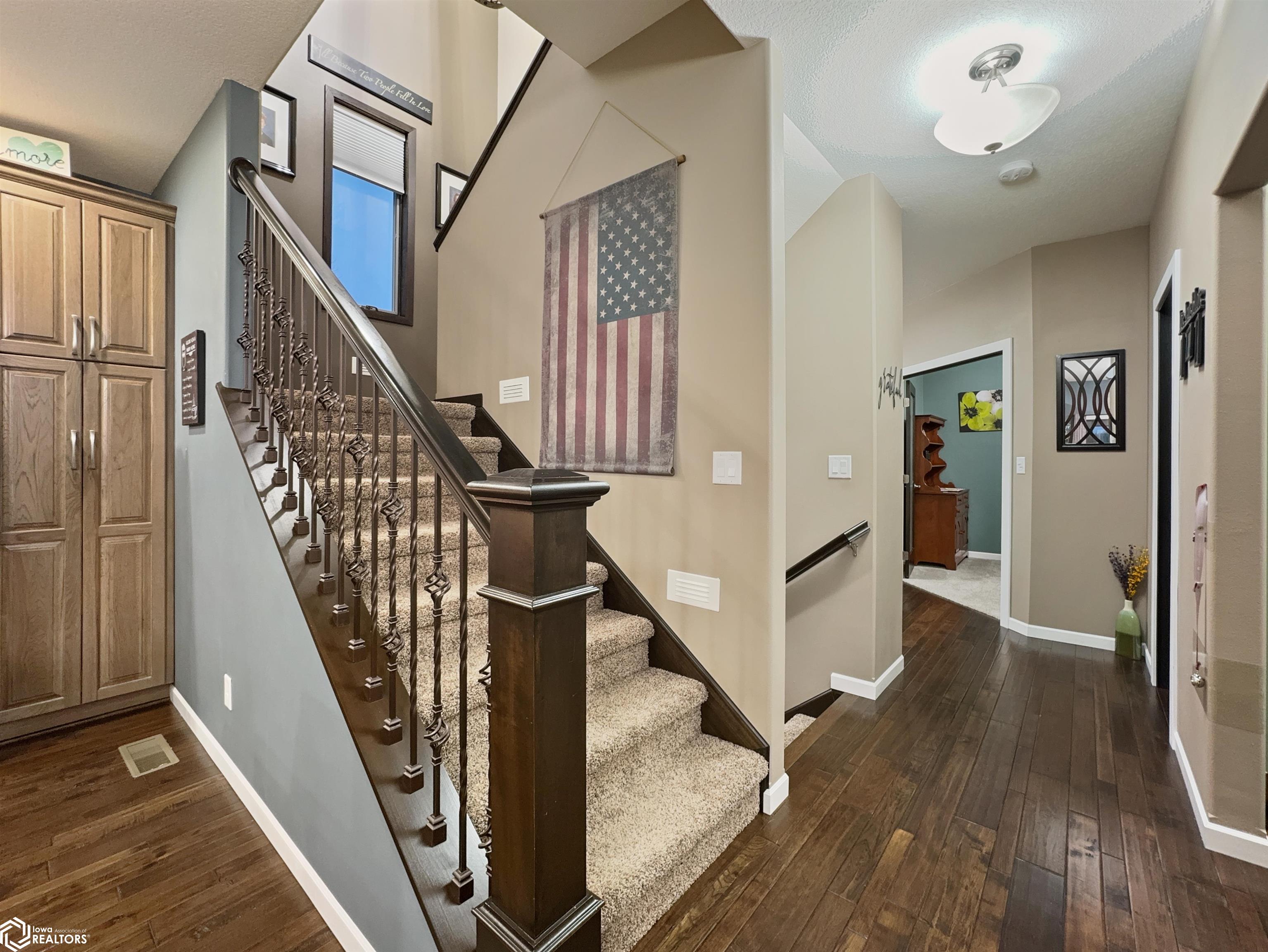 216 Oak Hill Drive, Hampton, Iowa image 18