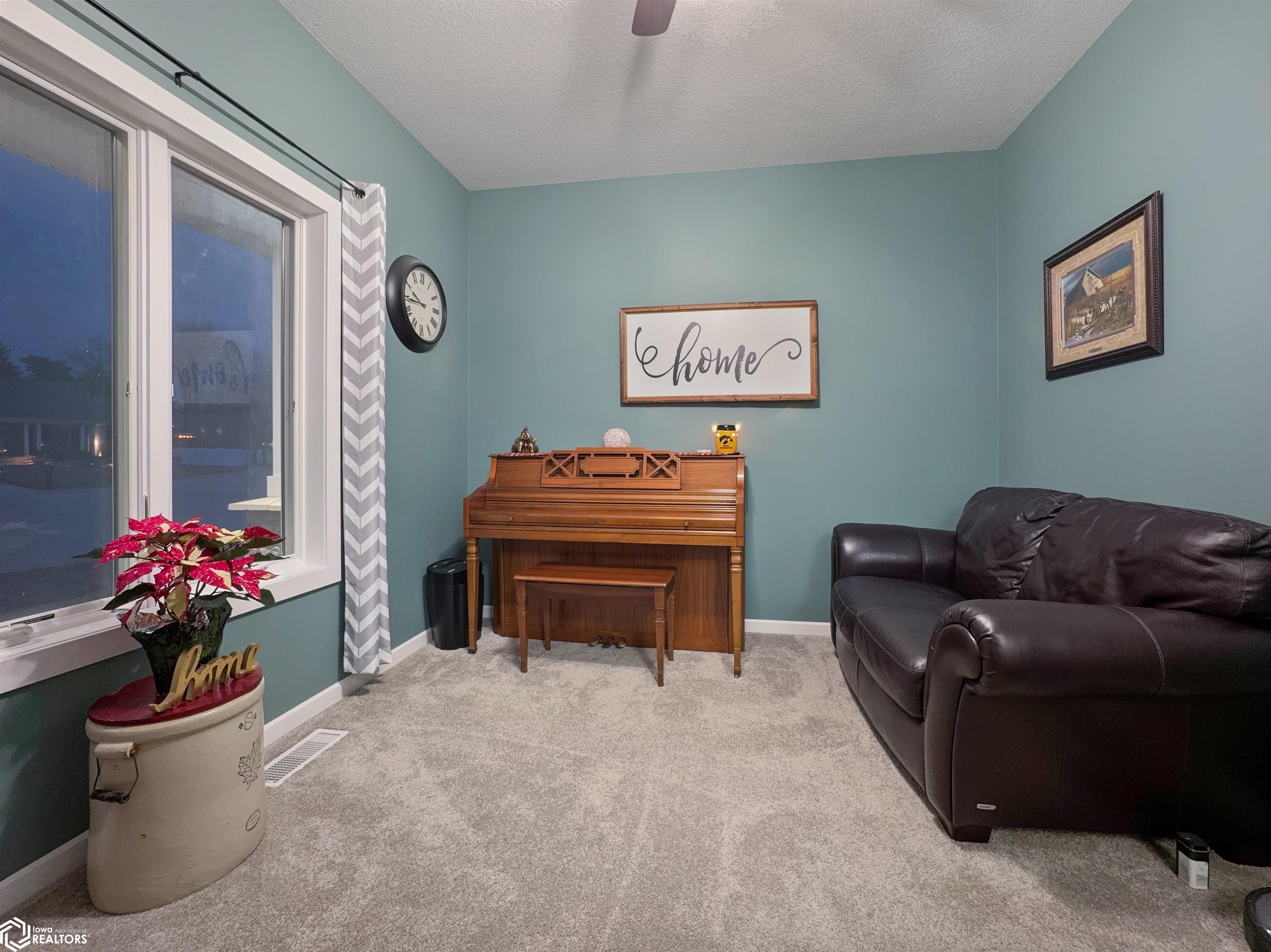 216 Oak Hill Drive, Hampton, Iowa image 20