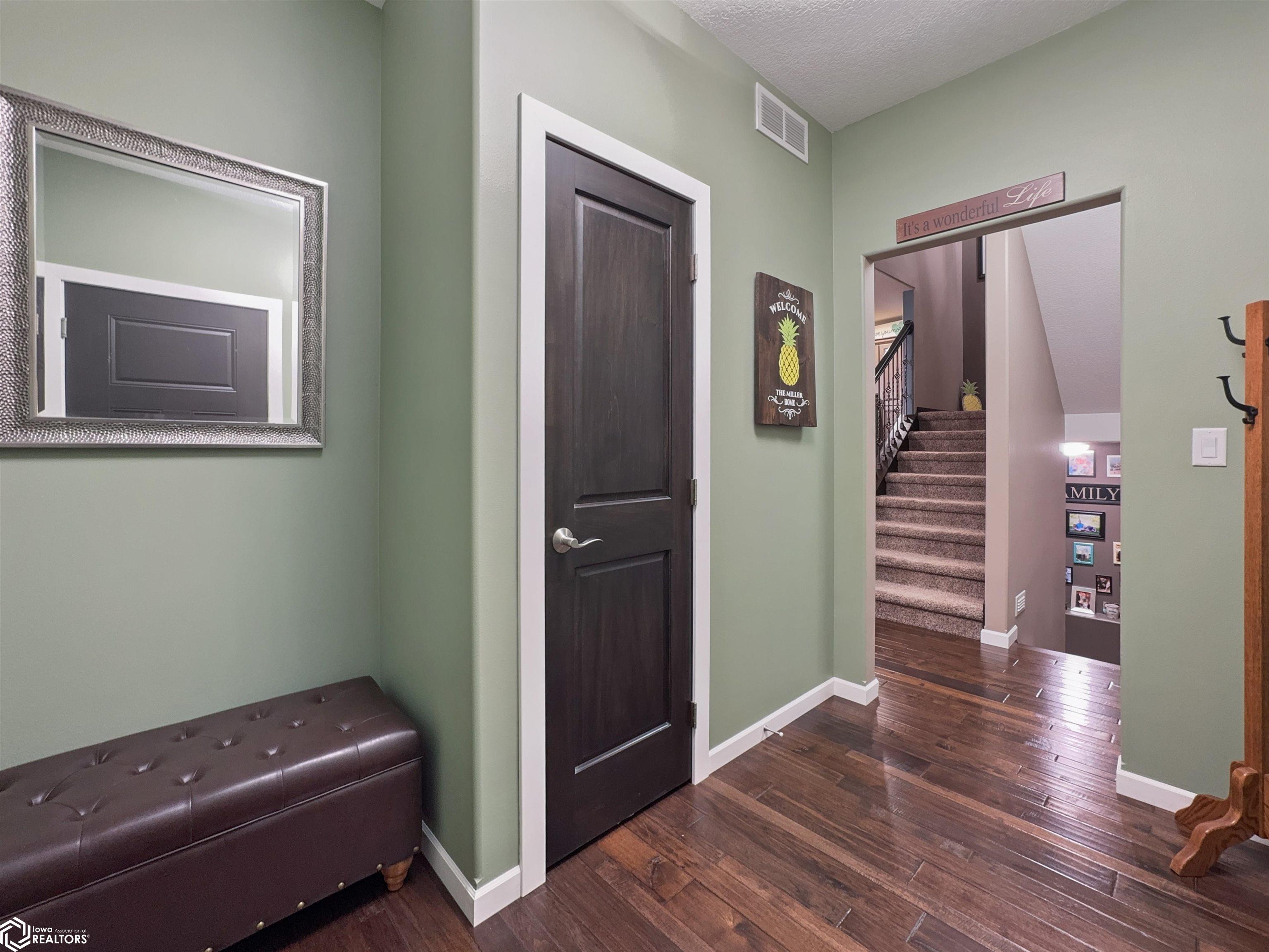 216 Oak Hill Drive, Hampton, Iowa image 26