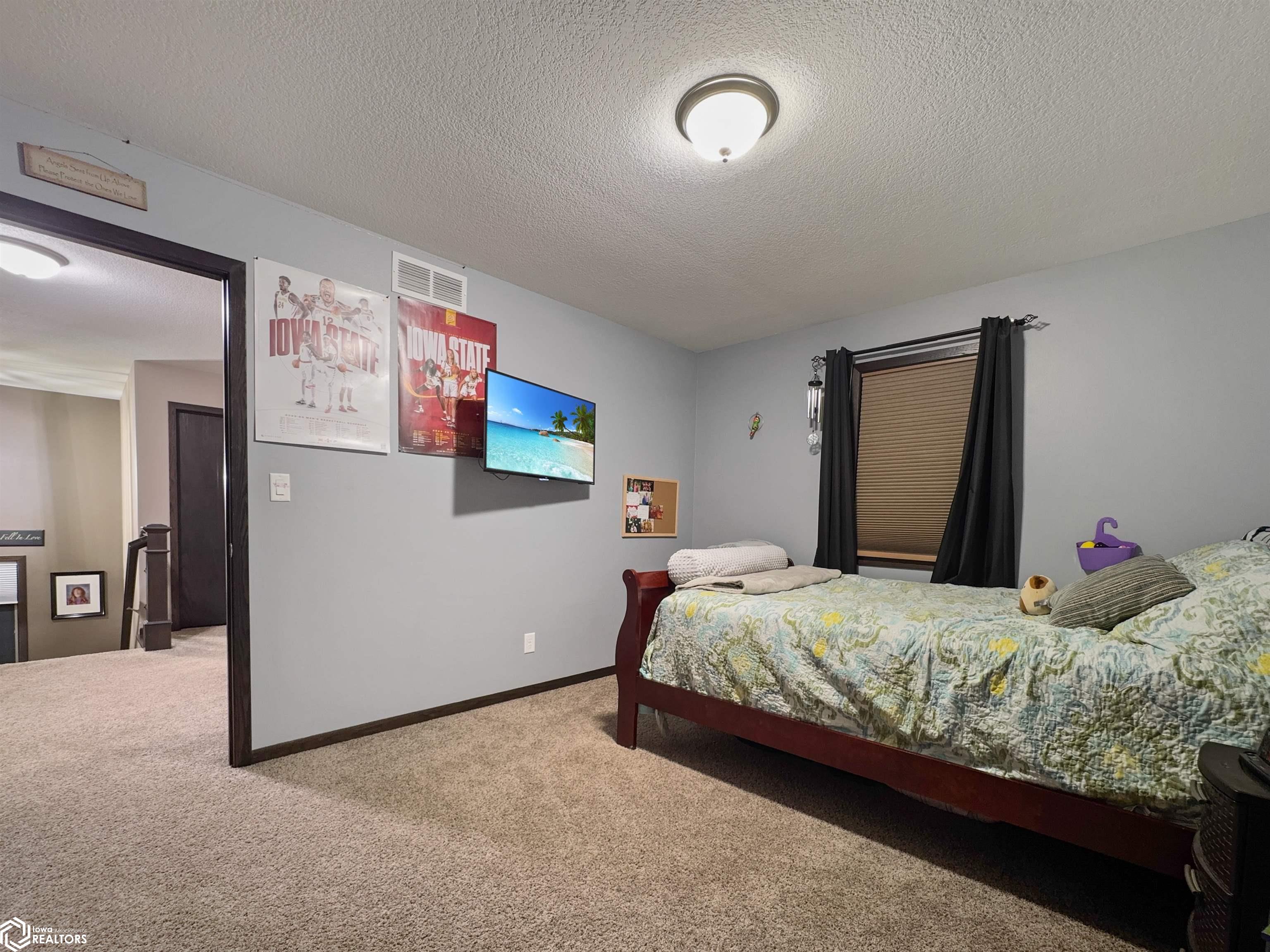 216 Oak Hill Drive, Hampton, Iowa image 41
