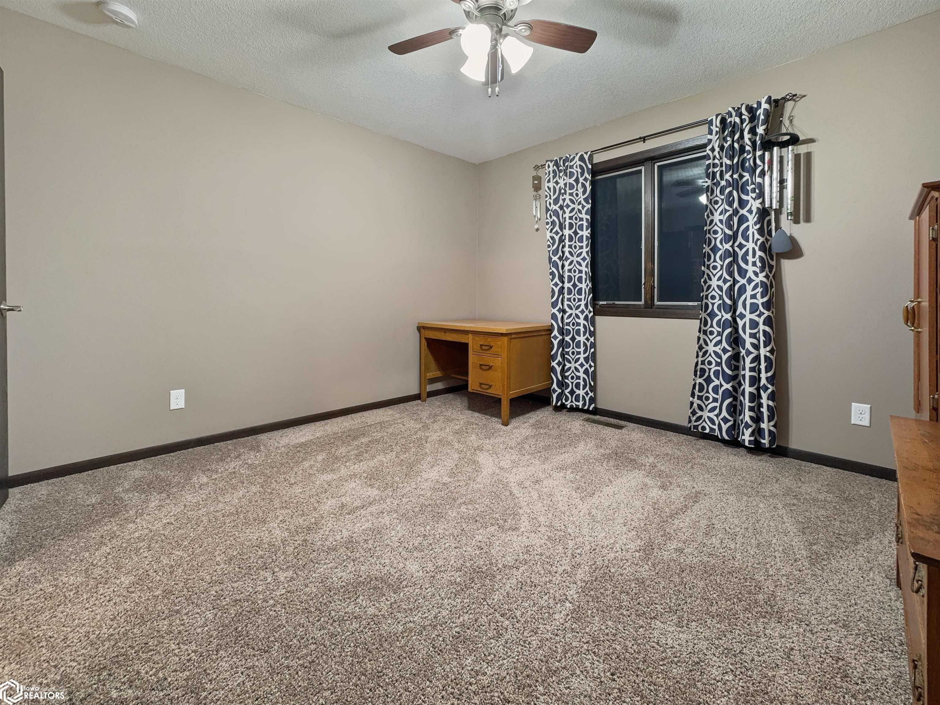 216 Oak Hill Drive, Hampton, Iowa image 45
