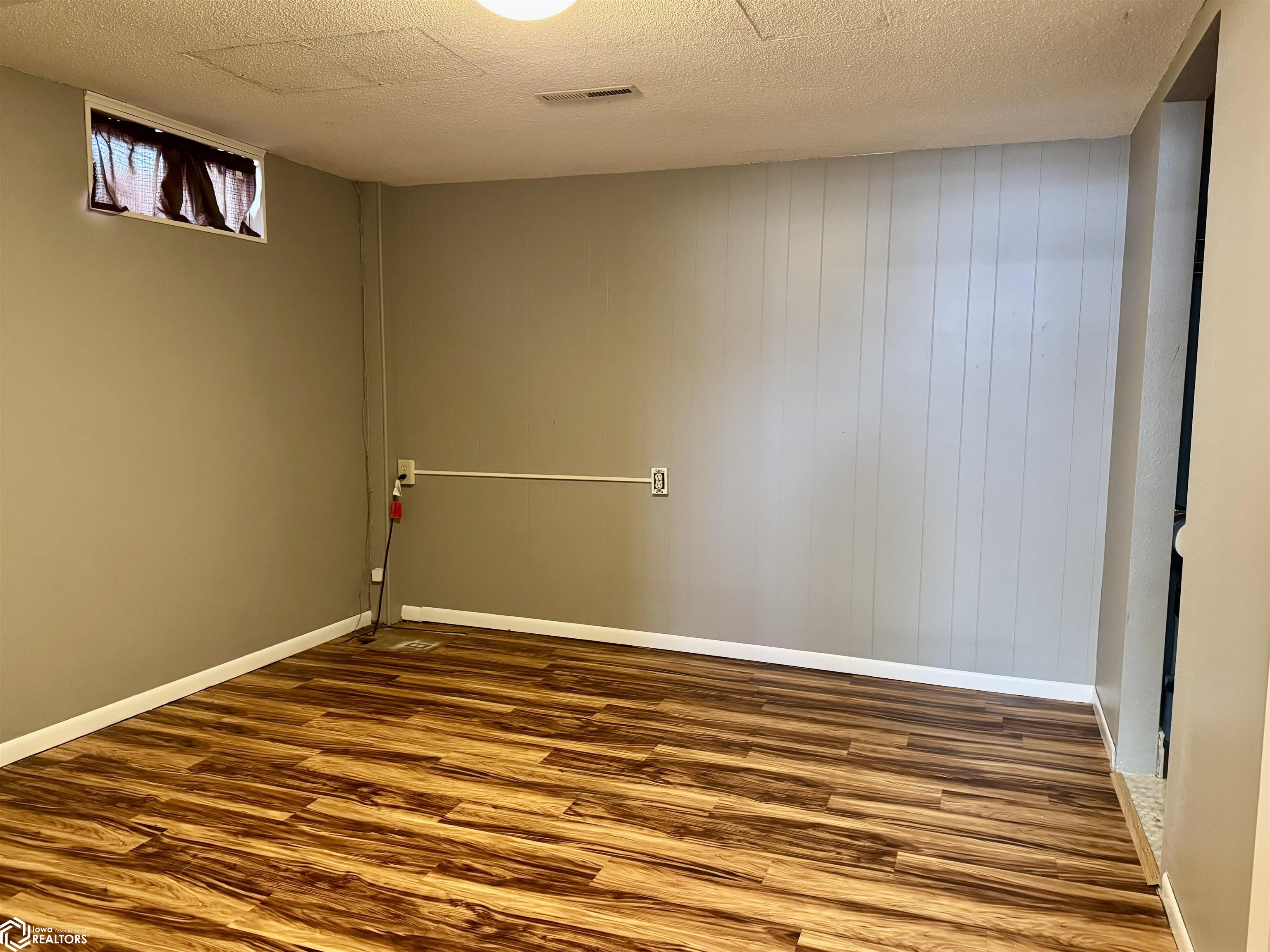 608 S Park, Creston, Iowa image 34