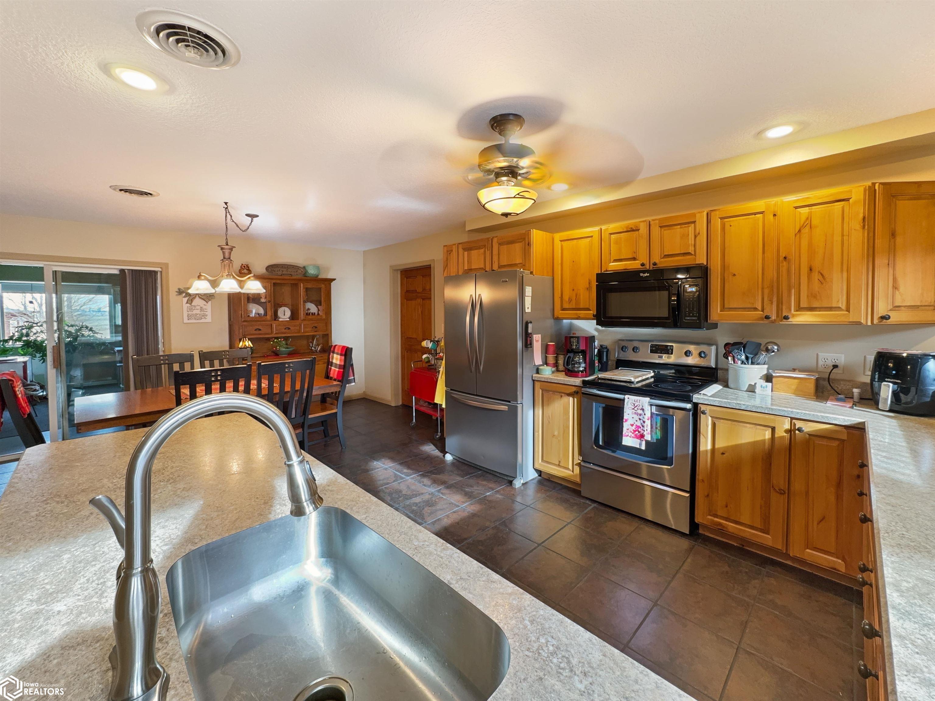 1420 Hwy 3, Hampton, Iowa image 19