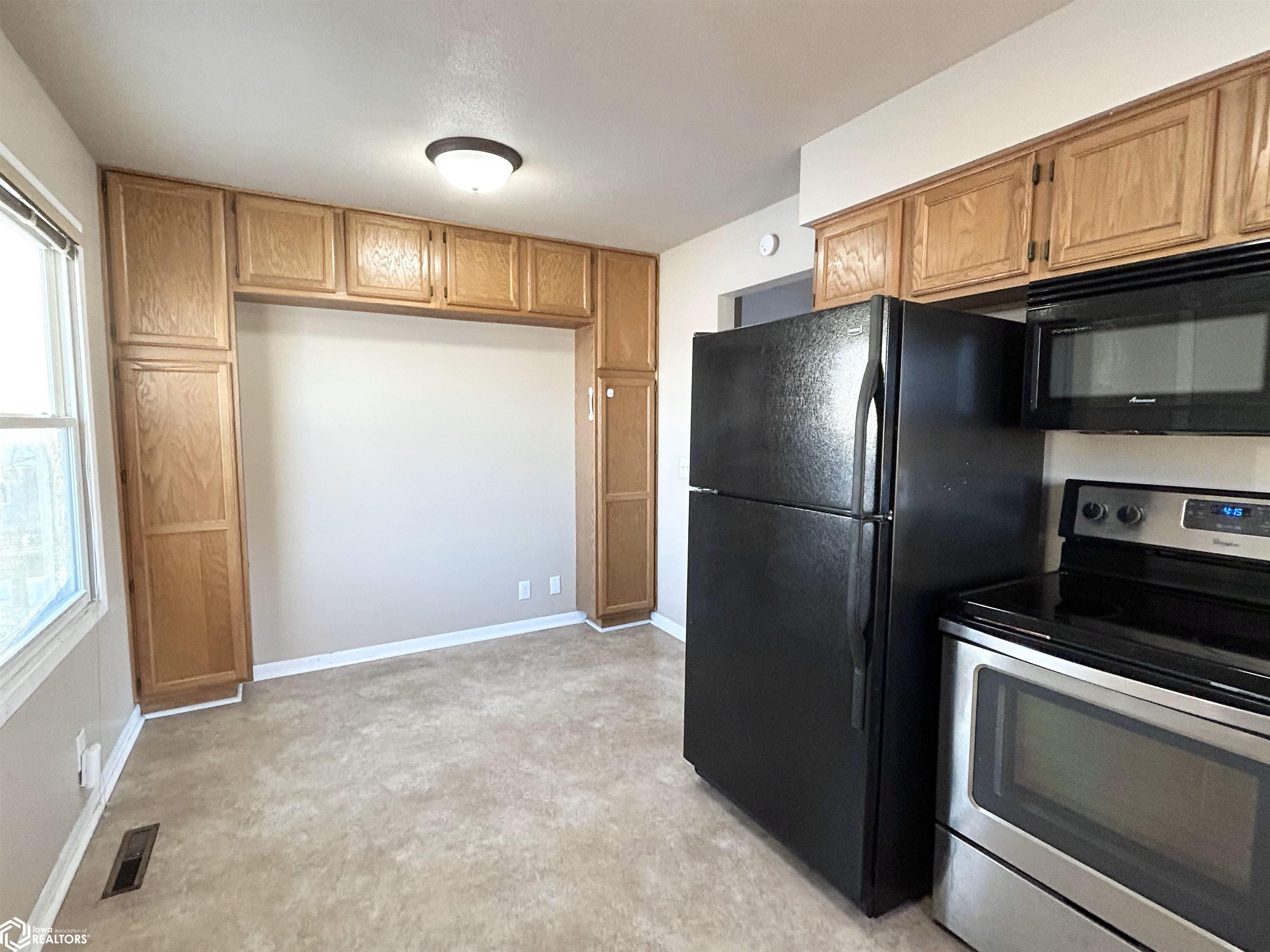 1804 3rd Avenue, Grinnell, Iowa image 11