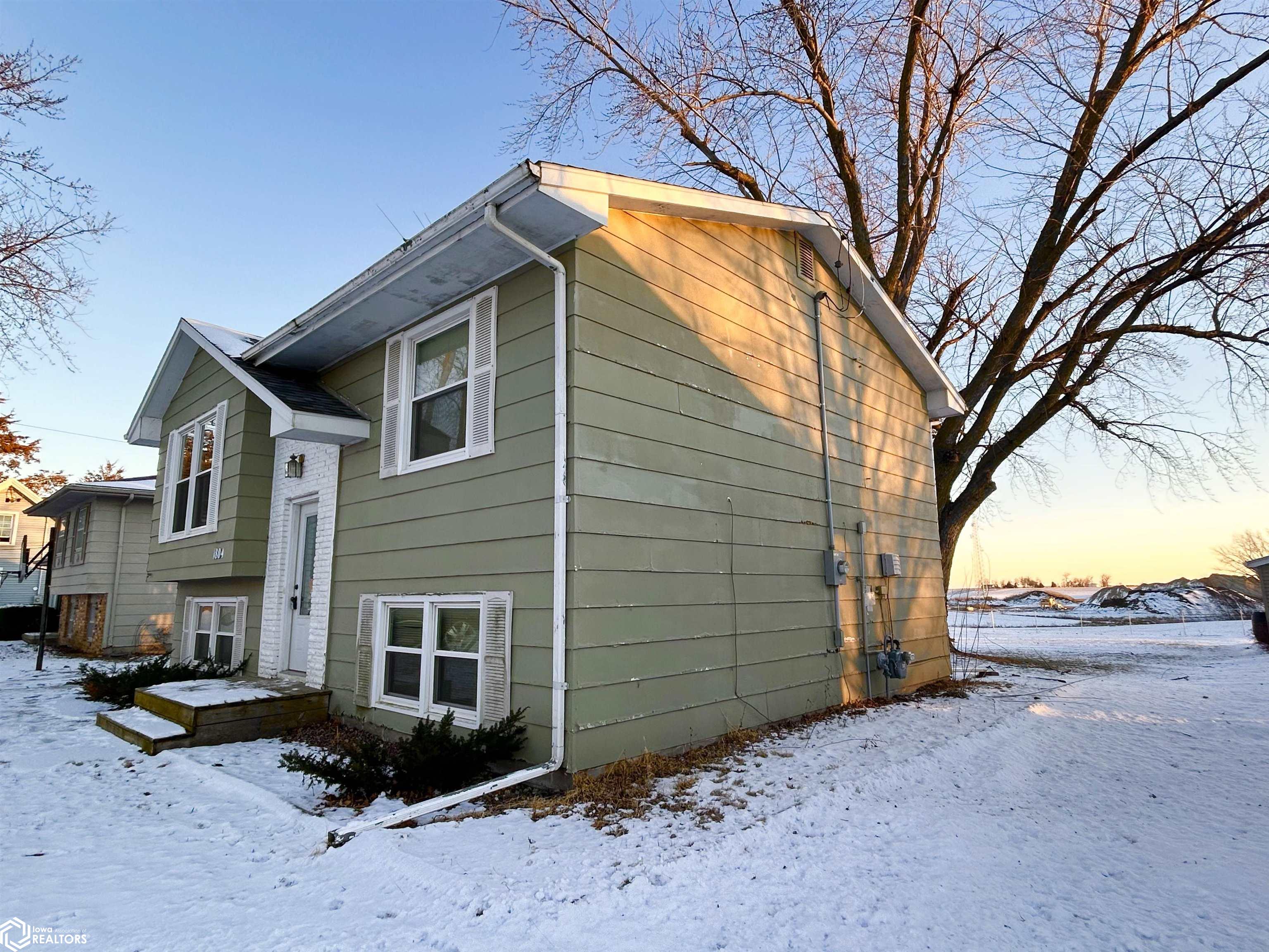 1804 3rd Avenue, Grinnell, Iowa image 3