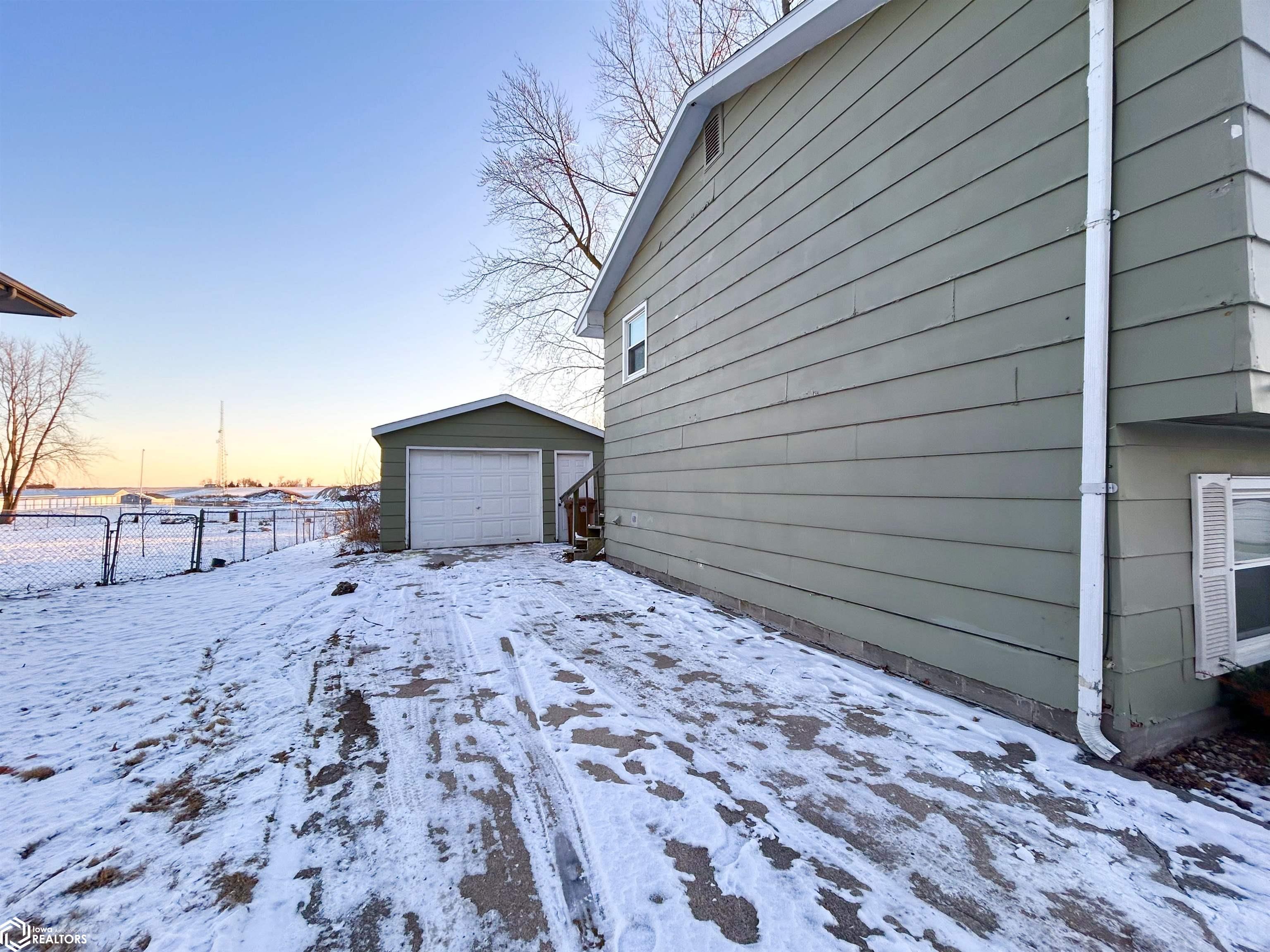 1804 3rd Avenue, Grinnell, Iowa image 5