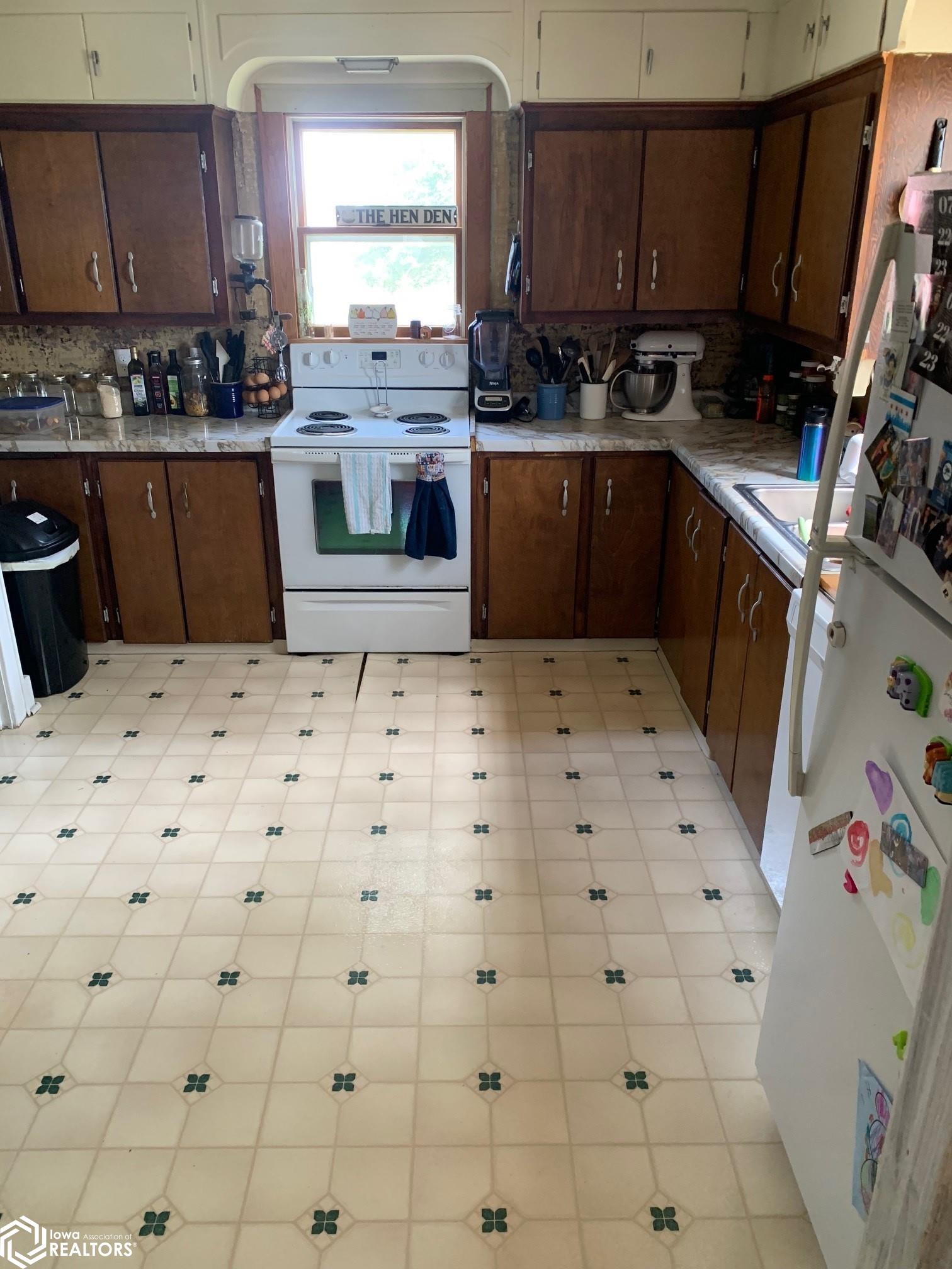 2306 210th Avenue, Wesley, Iowa image 2