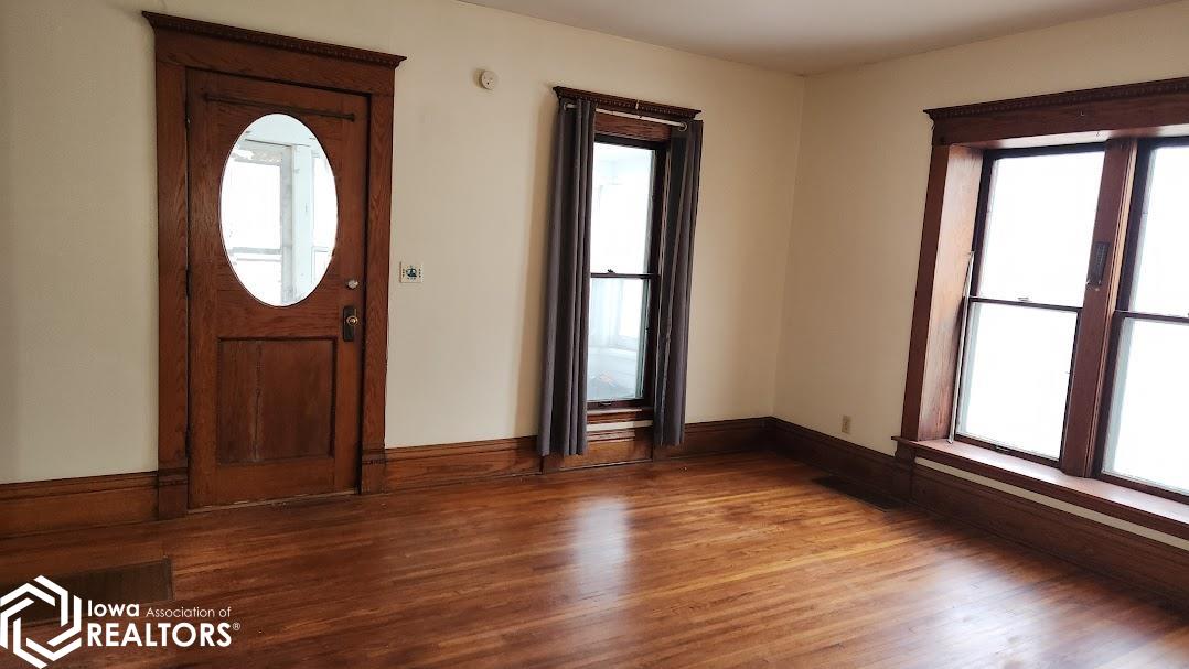 633 E State Street, Mason City, Iowa image 3