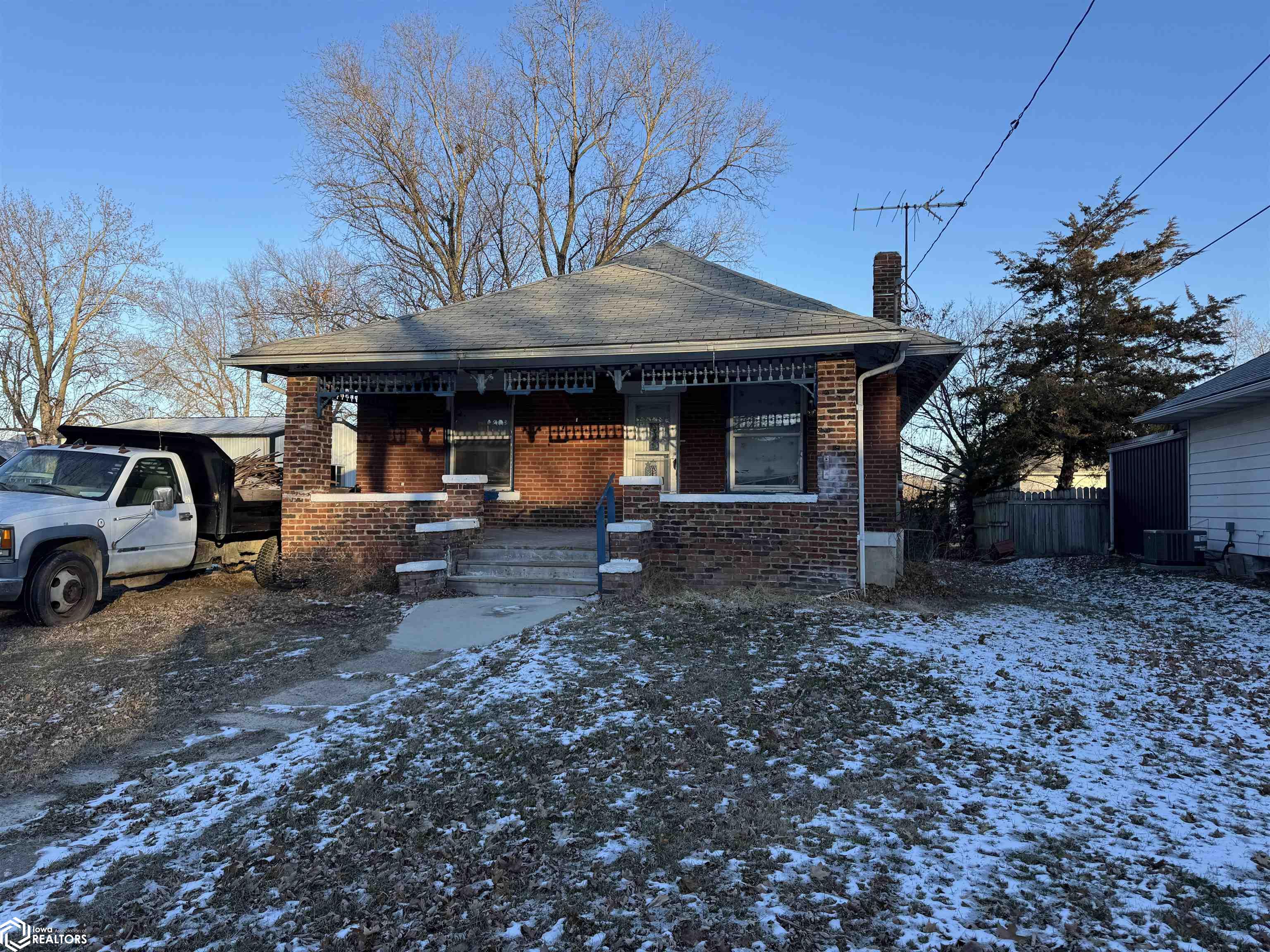 605 N Park, Centerville, Iowa image 1
