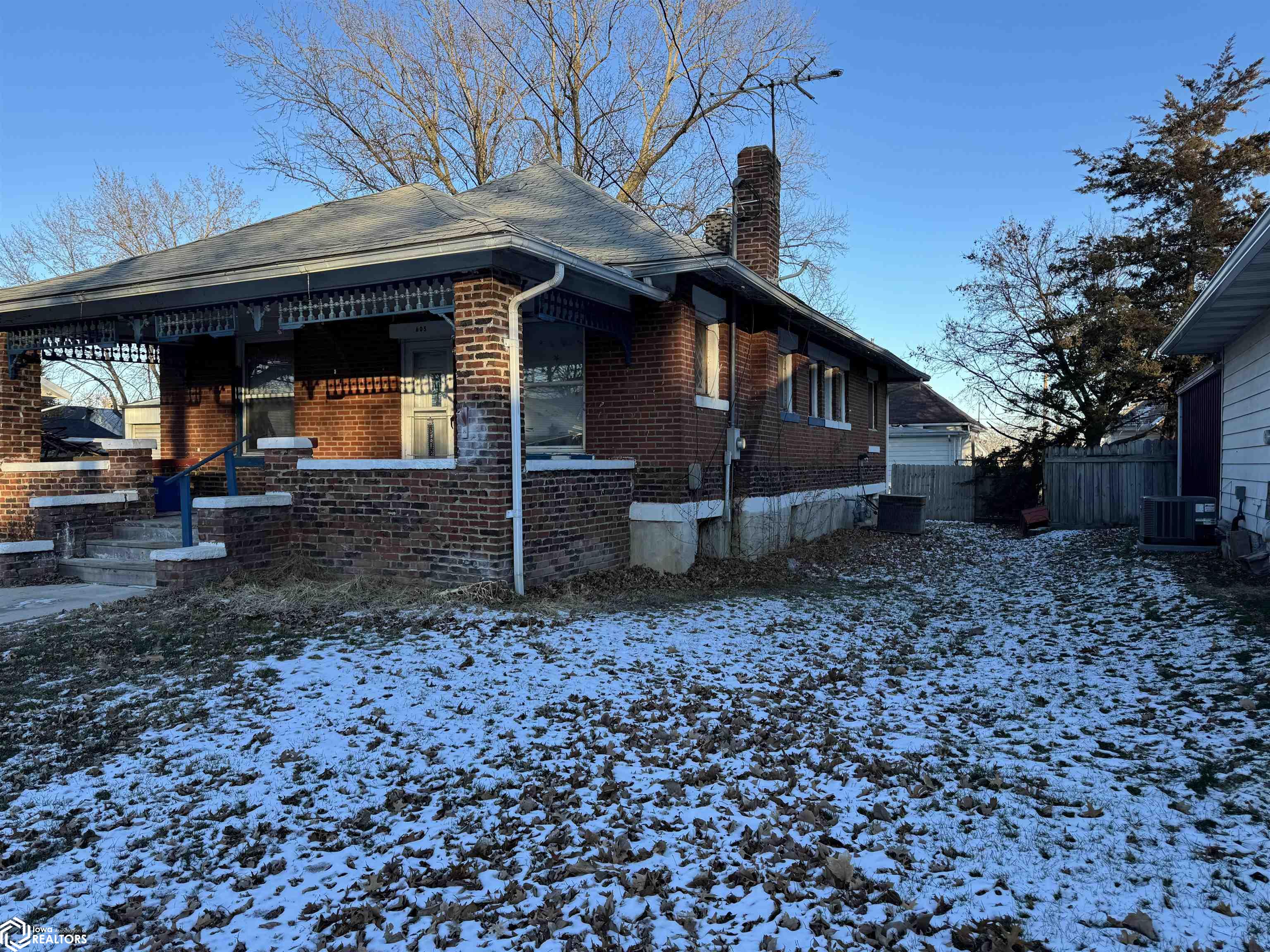 605 N Park, Centerville, Iowa image 2