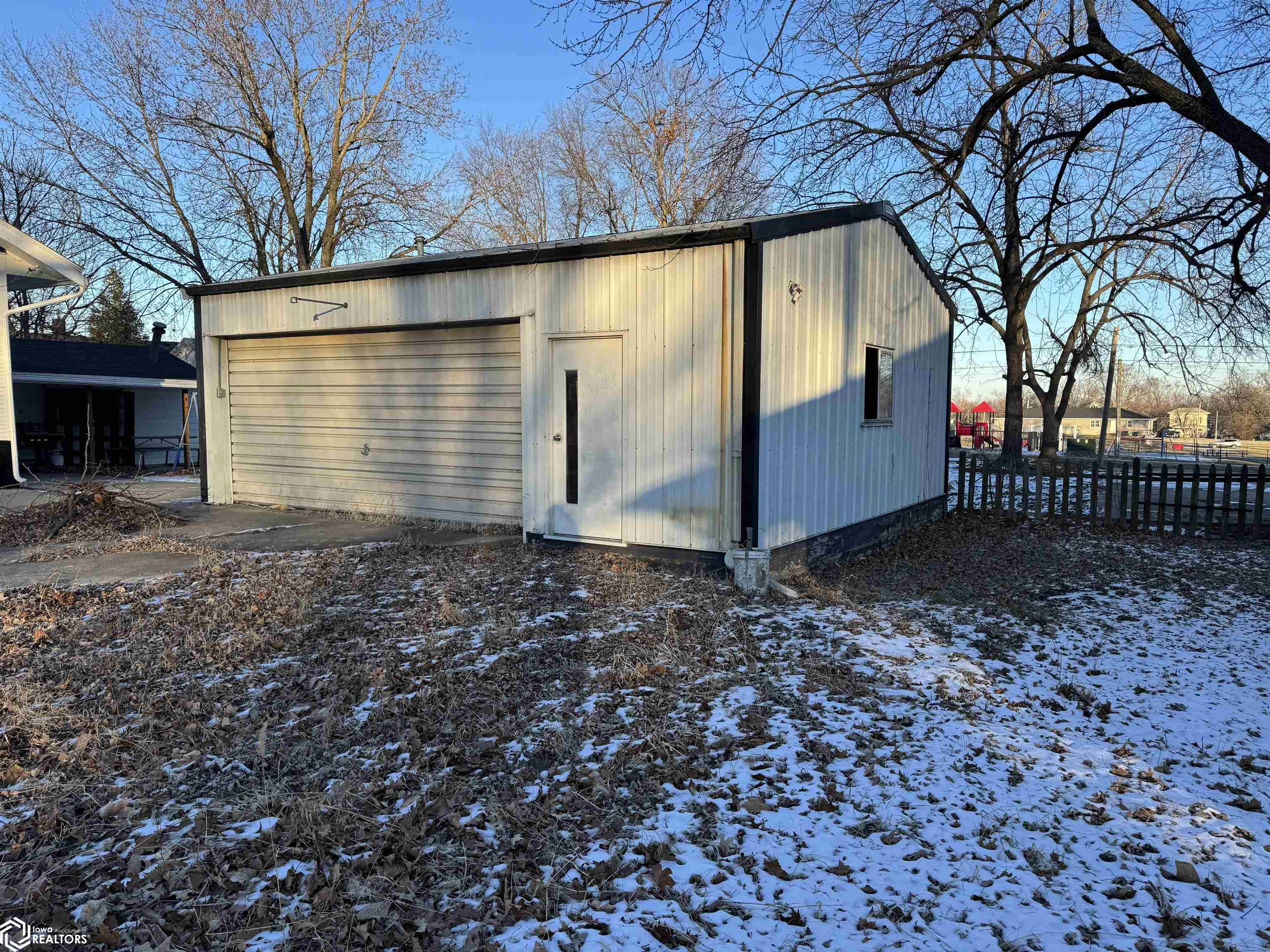 605 N Park, Centerville, Iowa image 14