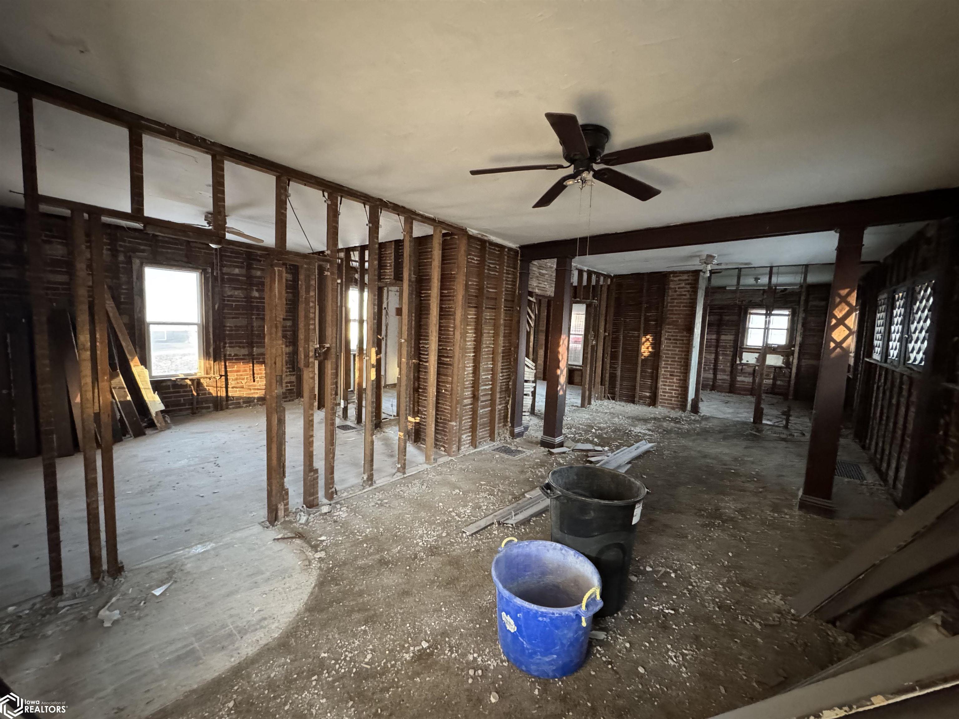 605 N Park, Centerville, Iowa image 3