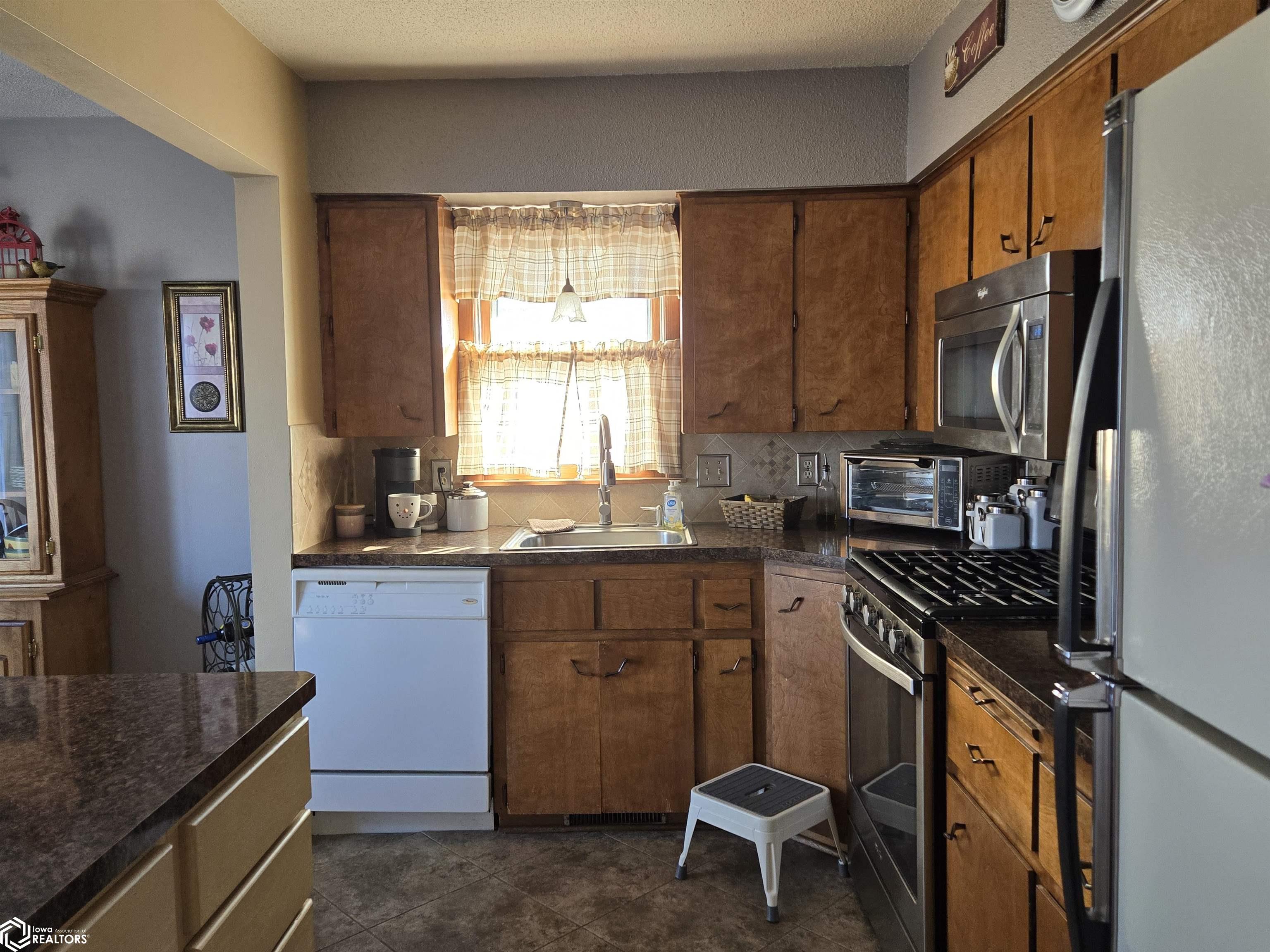 108 Meadow Lane, Iowa Falls, Iowa image 6