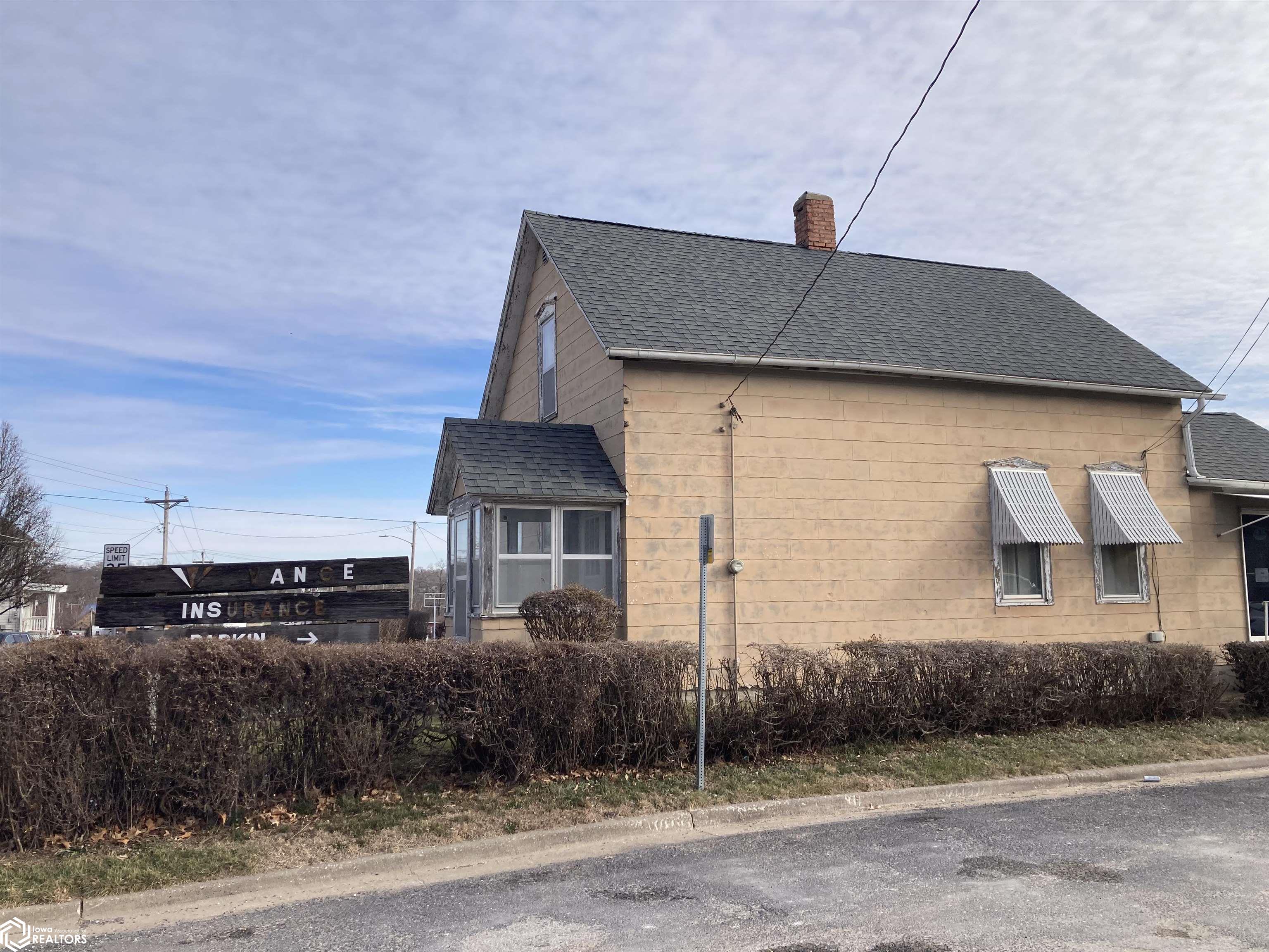 1417 Mount Pleasant Street, Burlington, Iowa image 2
